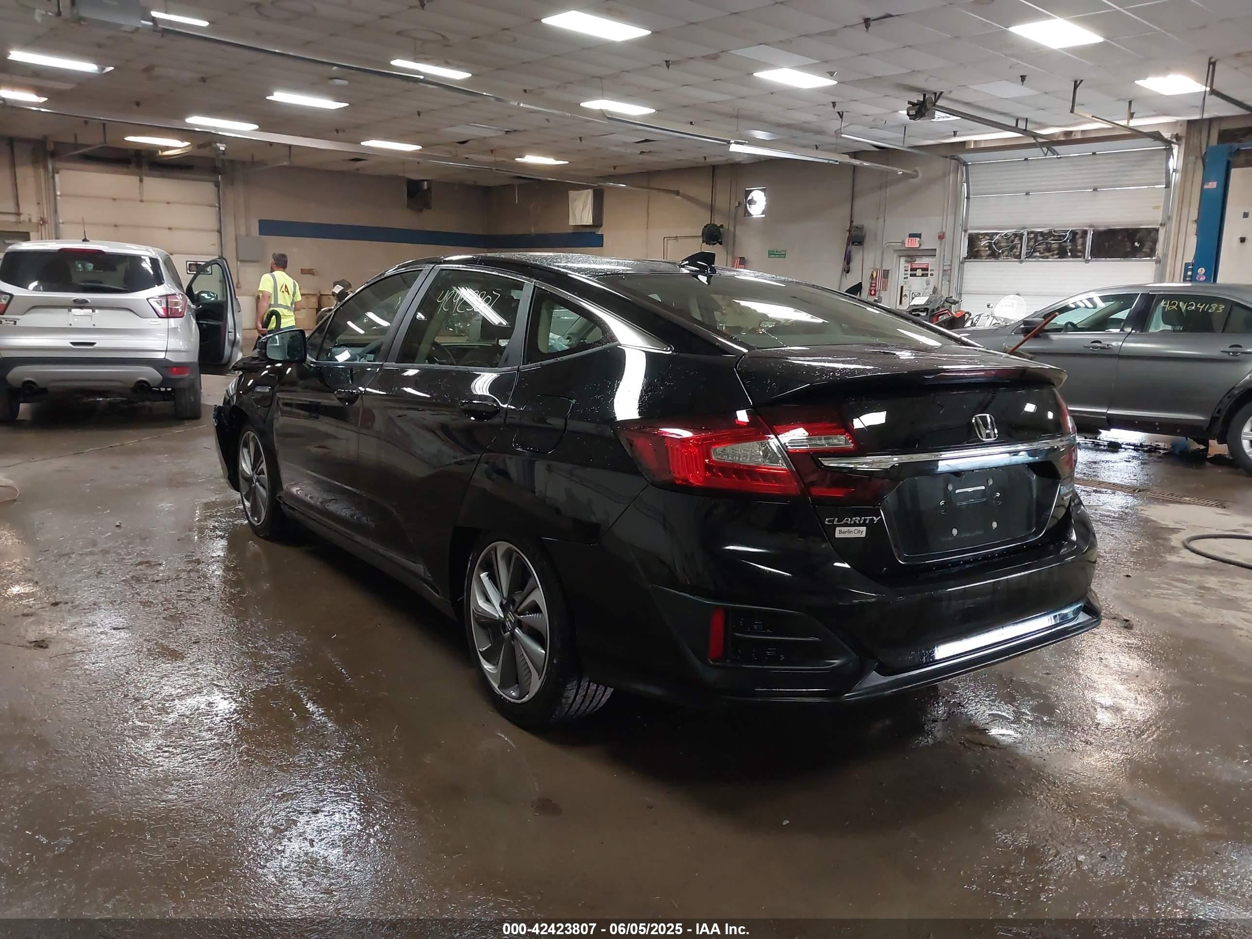 2021 Honda Clarity Plug-in Hybrid Touring Black vin: JHMZC5F30MC000063