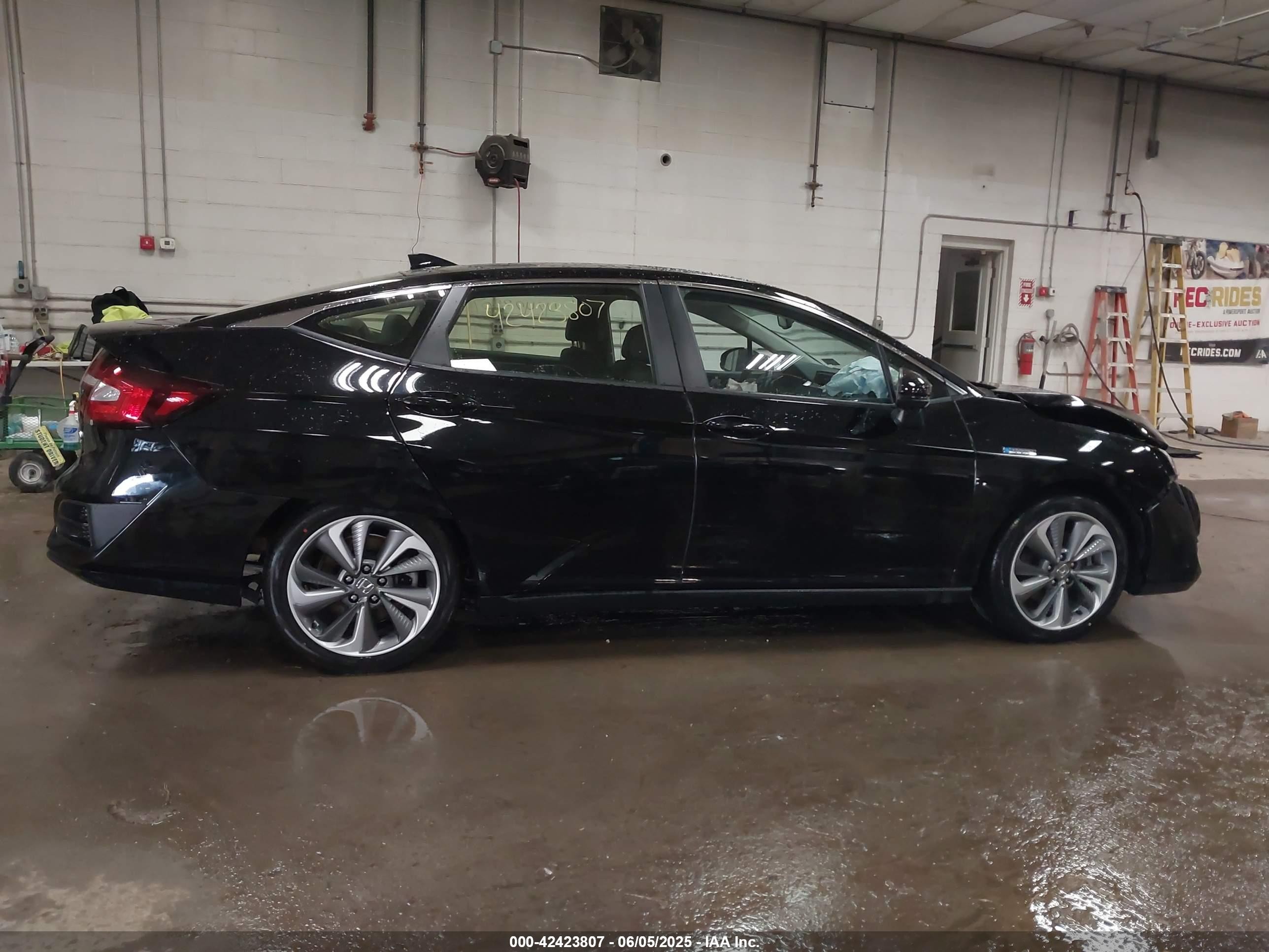 2021 Honda Clarity Plug-in Hybrid Touring Black vin: JHMZC5F30MC000063
