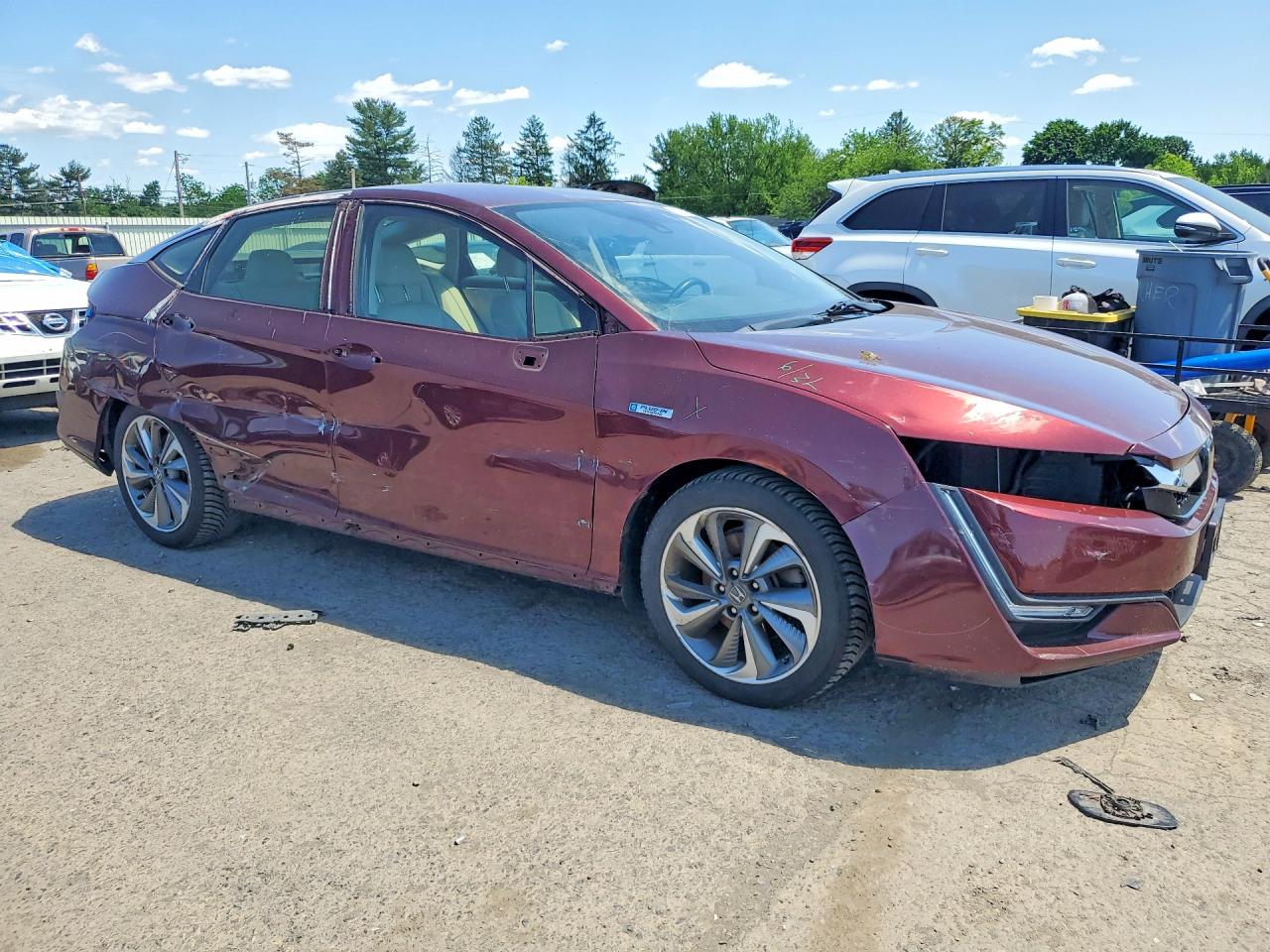 2018 Honda Clarity Touring Burgundy vin: JHMZC5F32JC005910