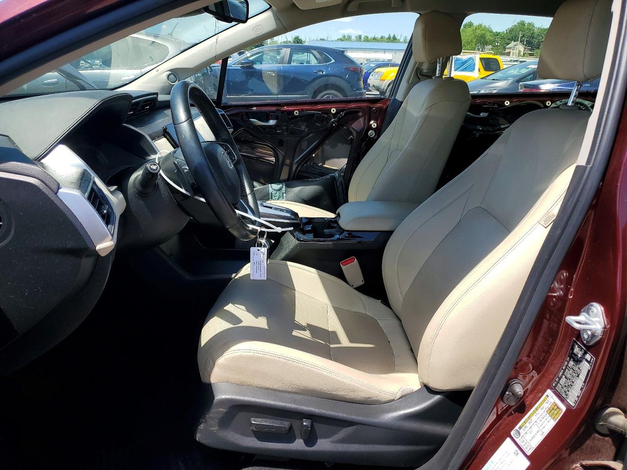 2018 Honda Clarity Touring Burgundy vin: JHMZC5F32JC005910