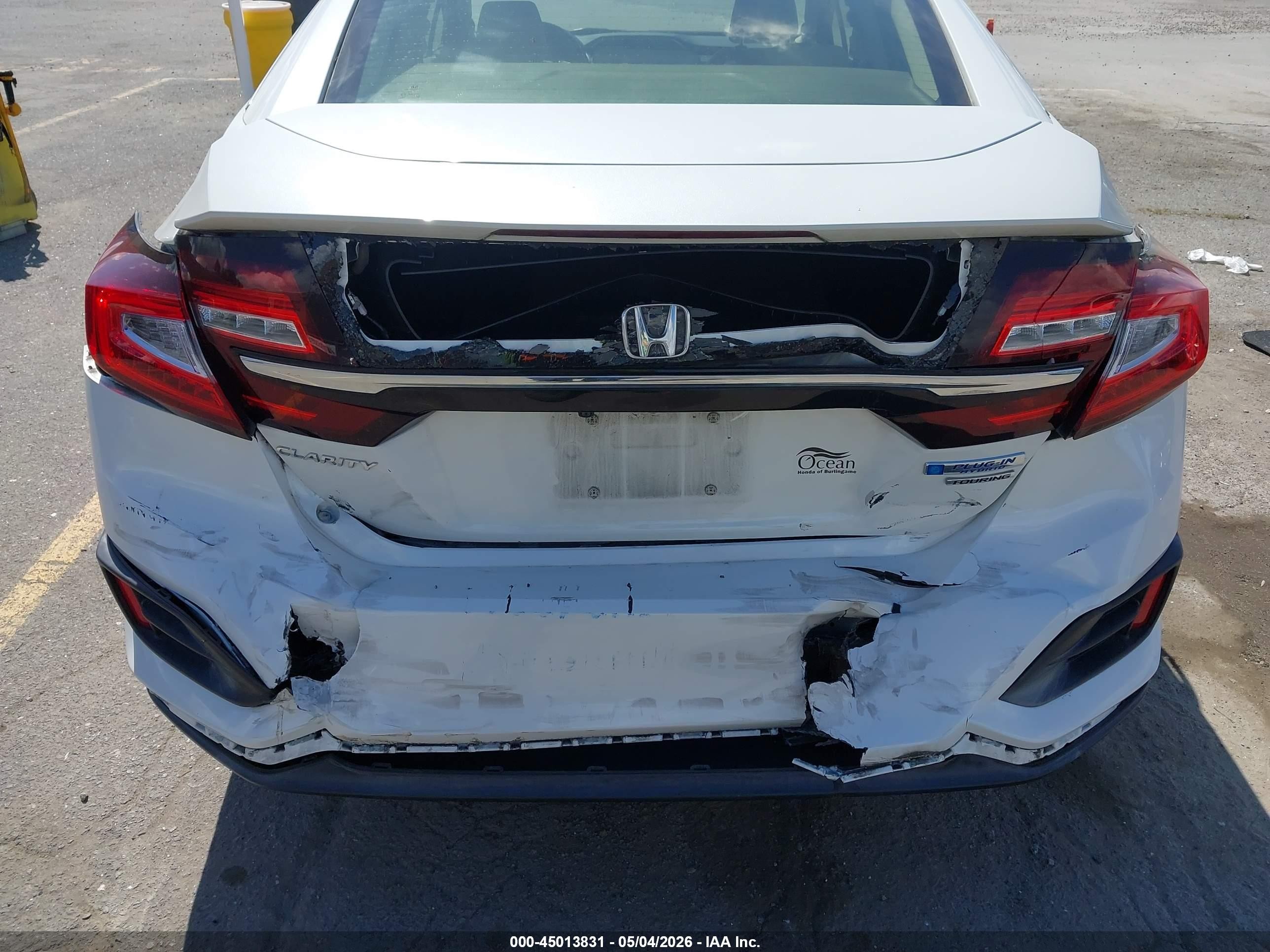 2019 Honda Clarity Plug-in Hybrid Touring White vin: JHMZC5F34KC001732