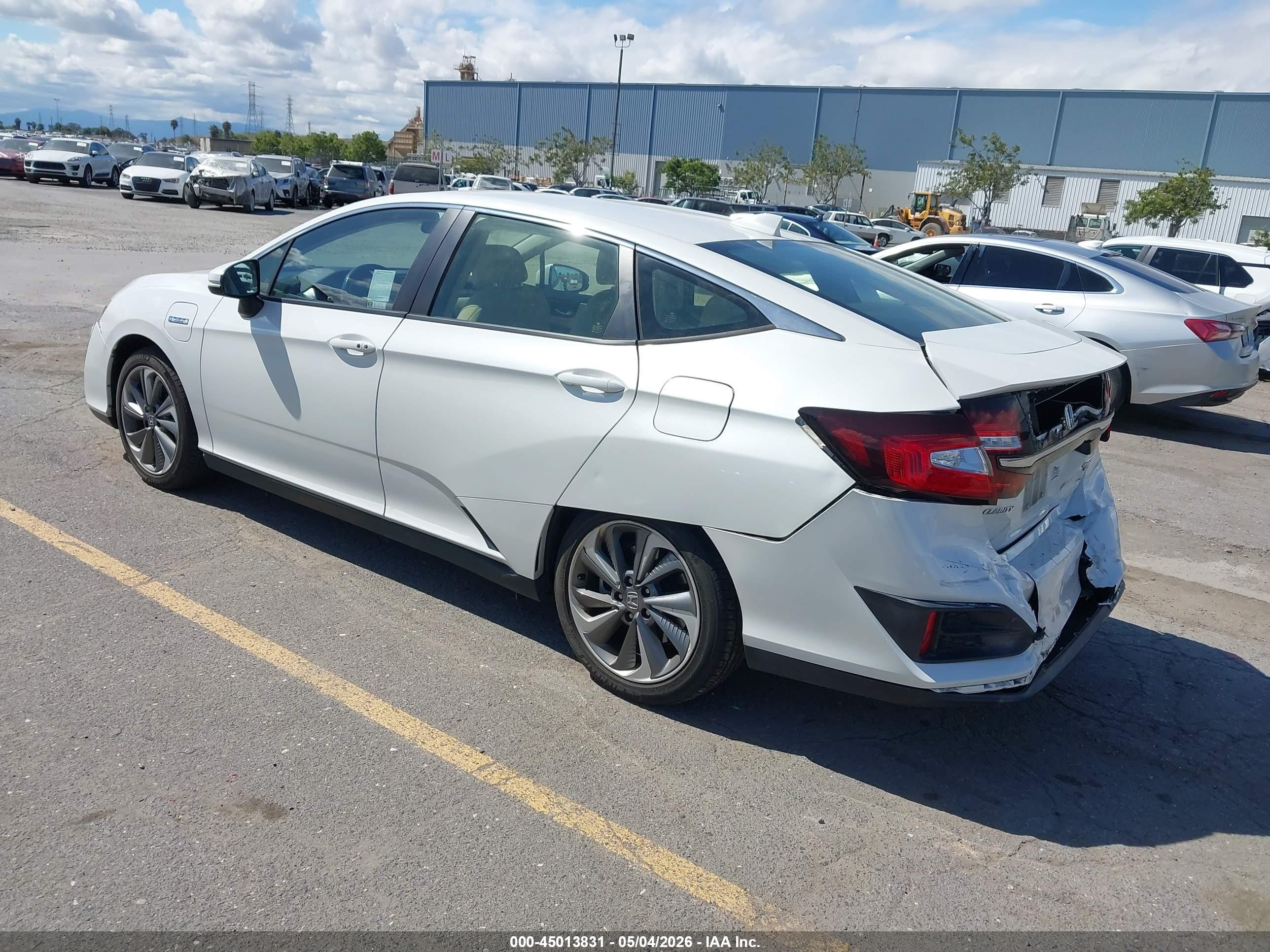 2019 Honda Clarity Plug-in Hybrid Touring White vin: JHMZC5F34KC001732