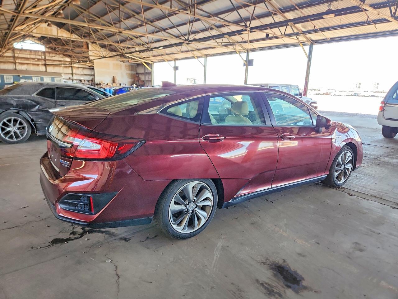2018 Honda Clarity Touring Burgundy vin: JHMZC5F35JC020918