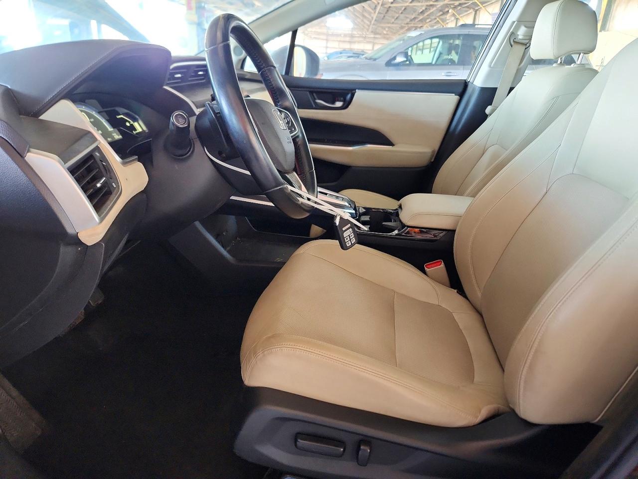 2018 Honda Clarity Touring Burgundy vin: JHMZC5F35JC020918