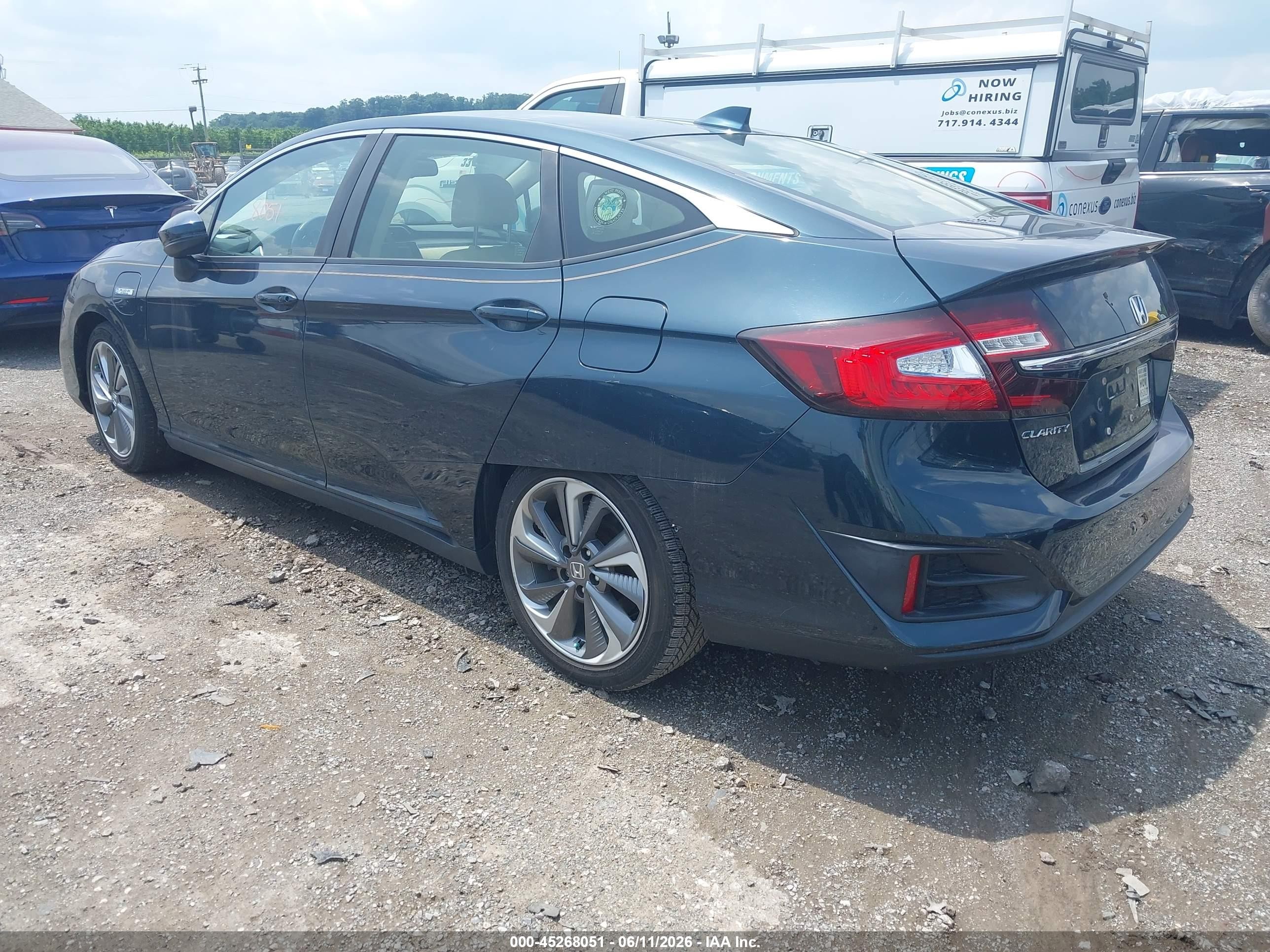 2018 Honda Clarity Plug-in Hybrid Touring Blue vin: JHMZC5F36JC002525