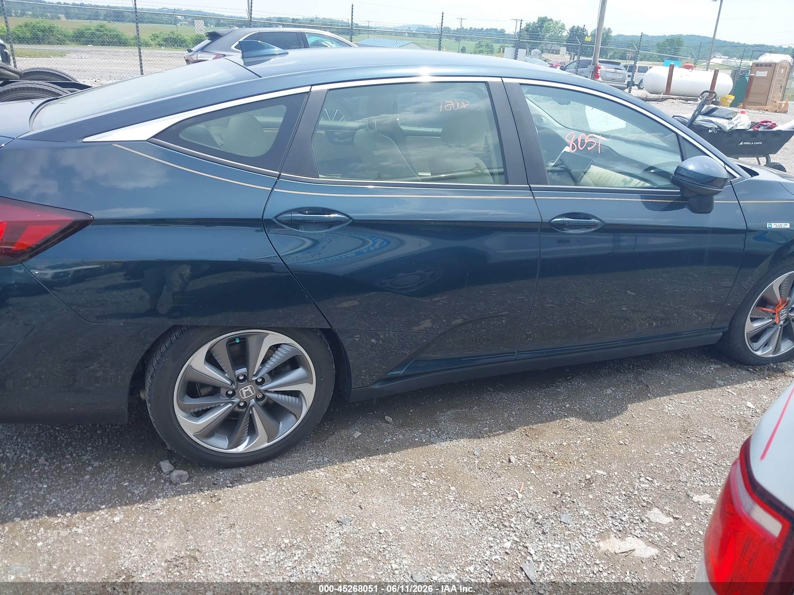 2018 Honda Clarity Plug-in Hybrid Touring Blue vin: JHMZC5F36JC002525