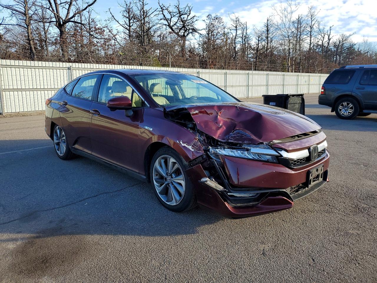 2018 Honda Clarity Touring Burgundy vin: JHMZC5F36JC007823