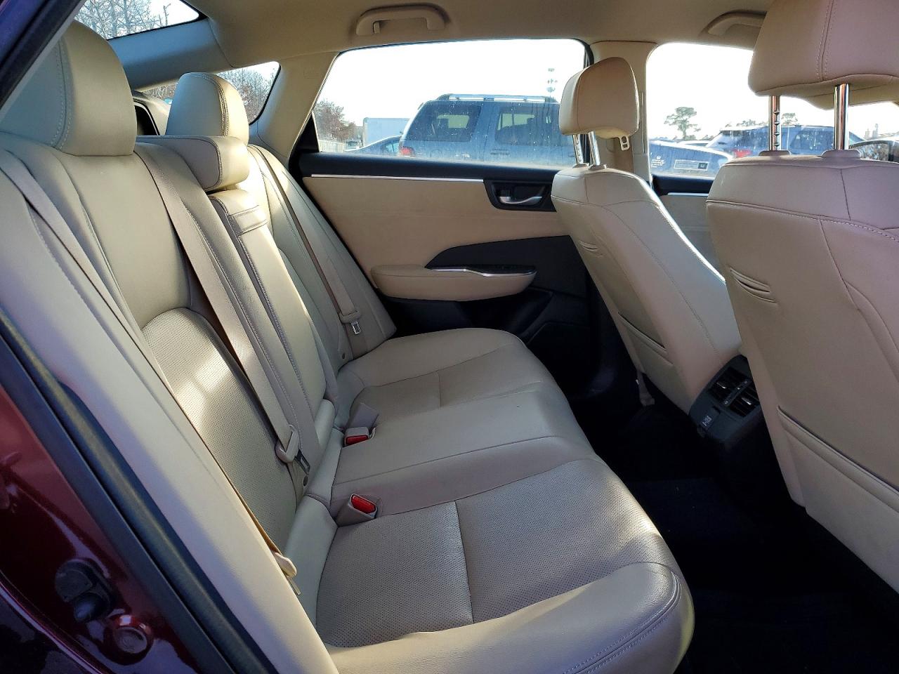2018 Honda Clarity Touring Burgundy vin: JHMZC5F36JC007823