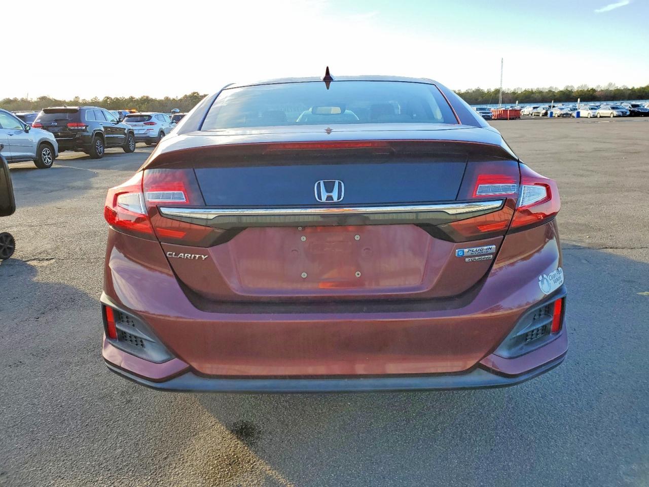 2018 Honda Clarity Touring Burgundy vin: JHMZC5F36JC007823