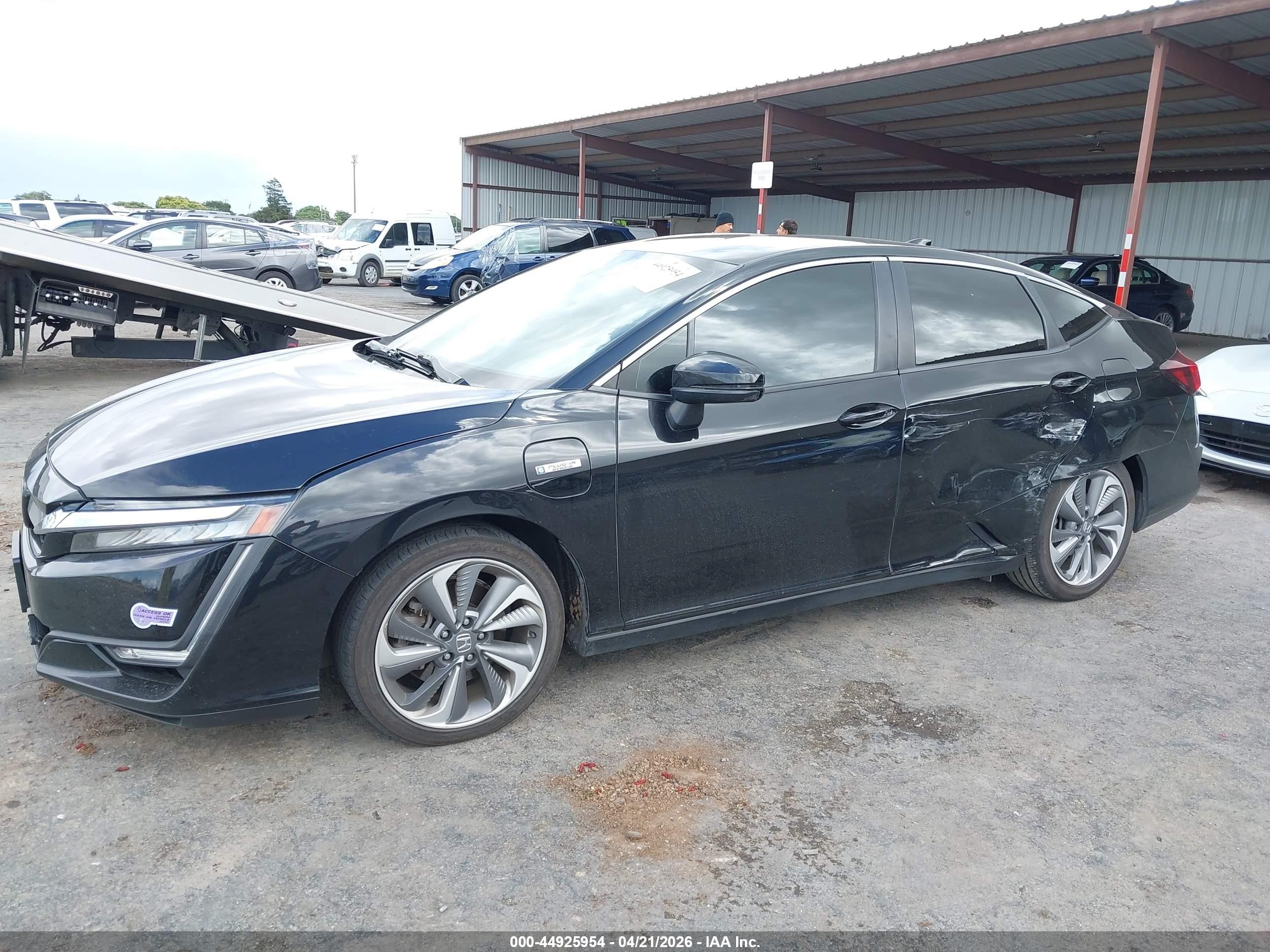 2018 Honda Clarity Plug-in Hybrid Touring Black vin: JHMZC5F37JC012674