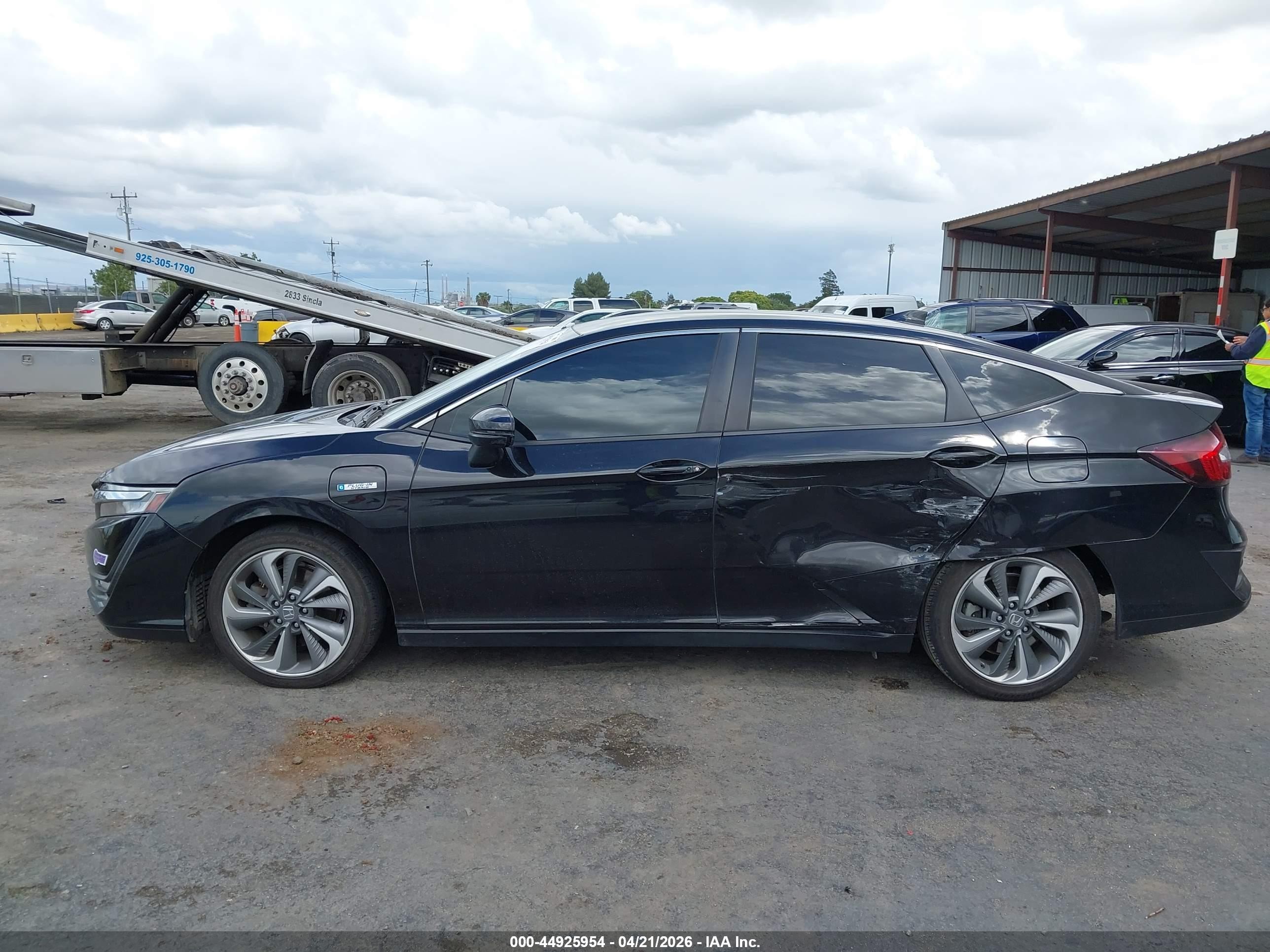 2018 Honda Clarity Plug-in Hybrid Touring Black vin: JHMZC5F37JC012674