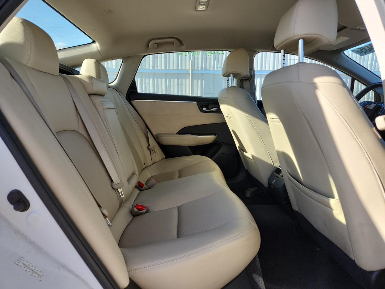 2021 Honda Clarity Touring White vin: JHMZC5F39MC001454