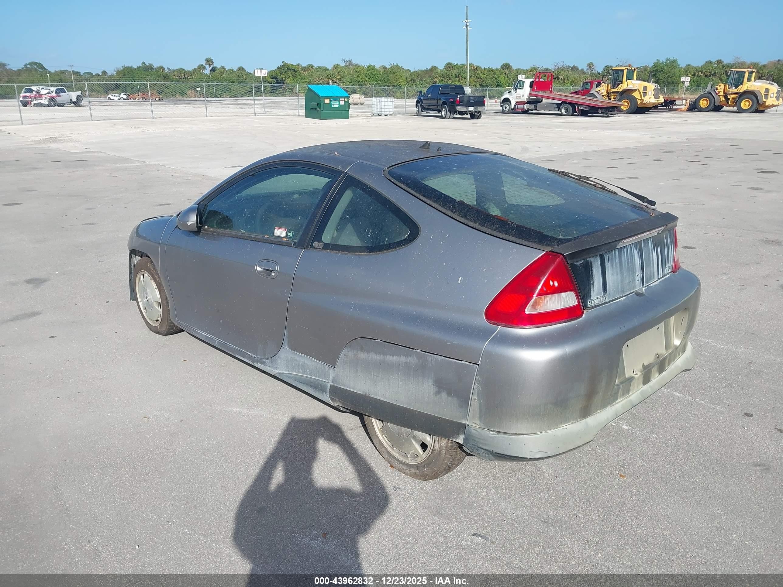 2002 Honda Insight   Silver vin: JHMZE13732T000744