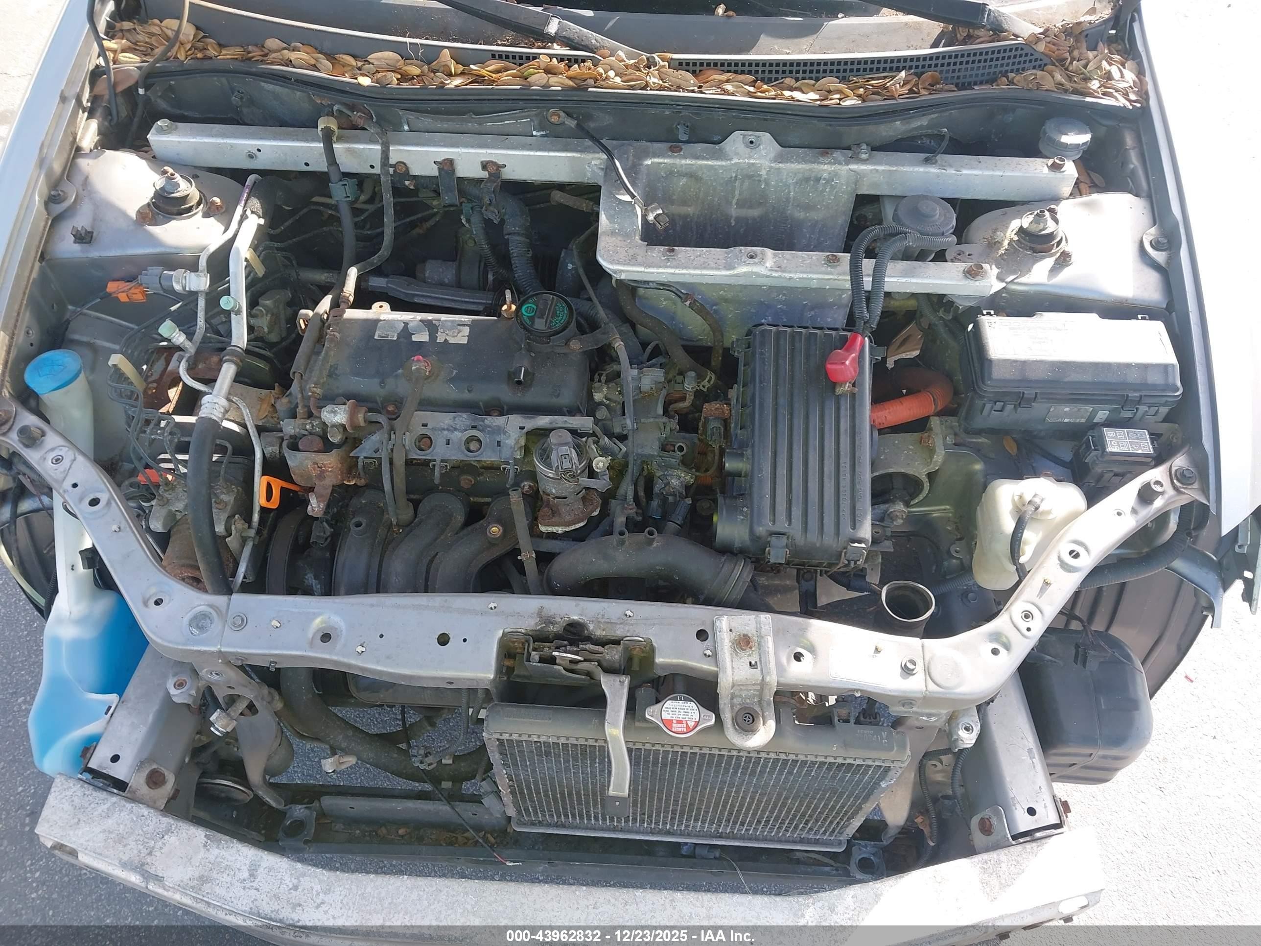 2002 Honda Insight   Silver vin: JHMZE13732T000744
