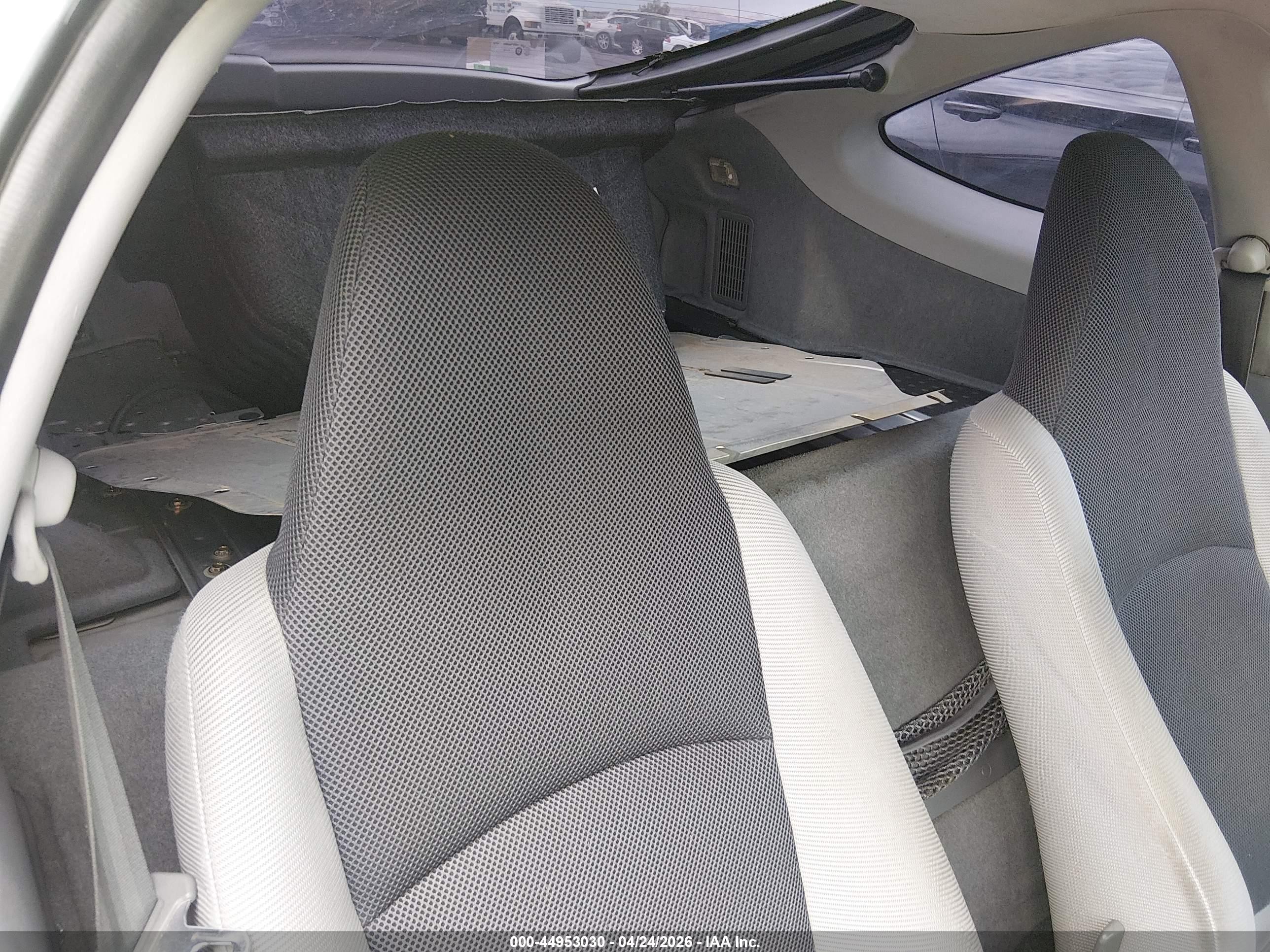 2000 Honda Insight   Серебряный vin: JHMZE1375YT003038