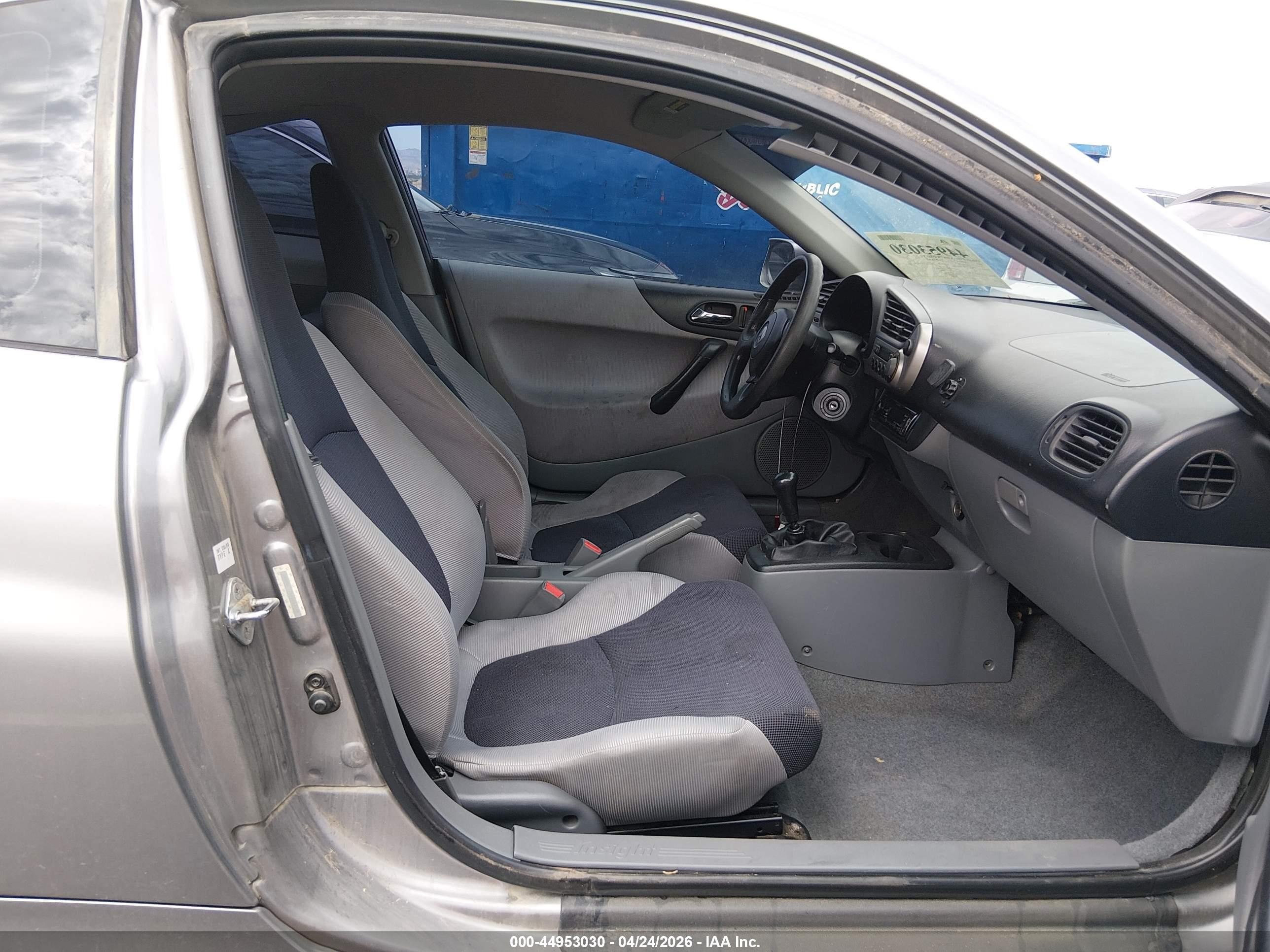 2000 Honda Insight   Серебряный vin: JHMZE1375YT003038