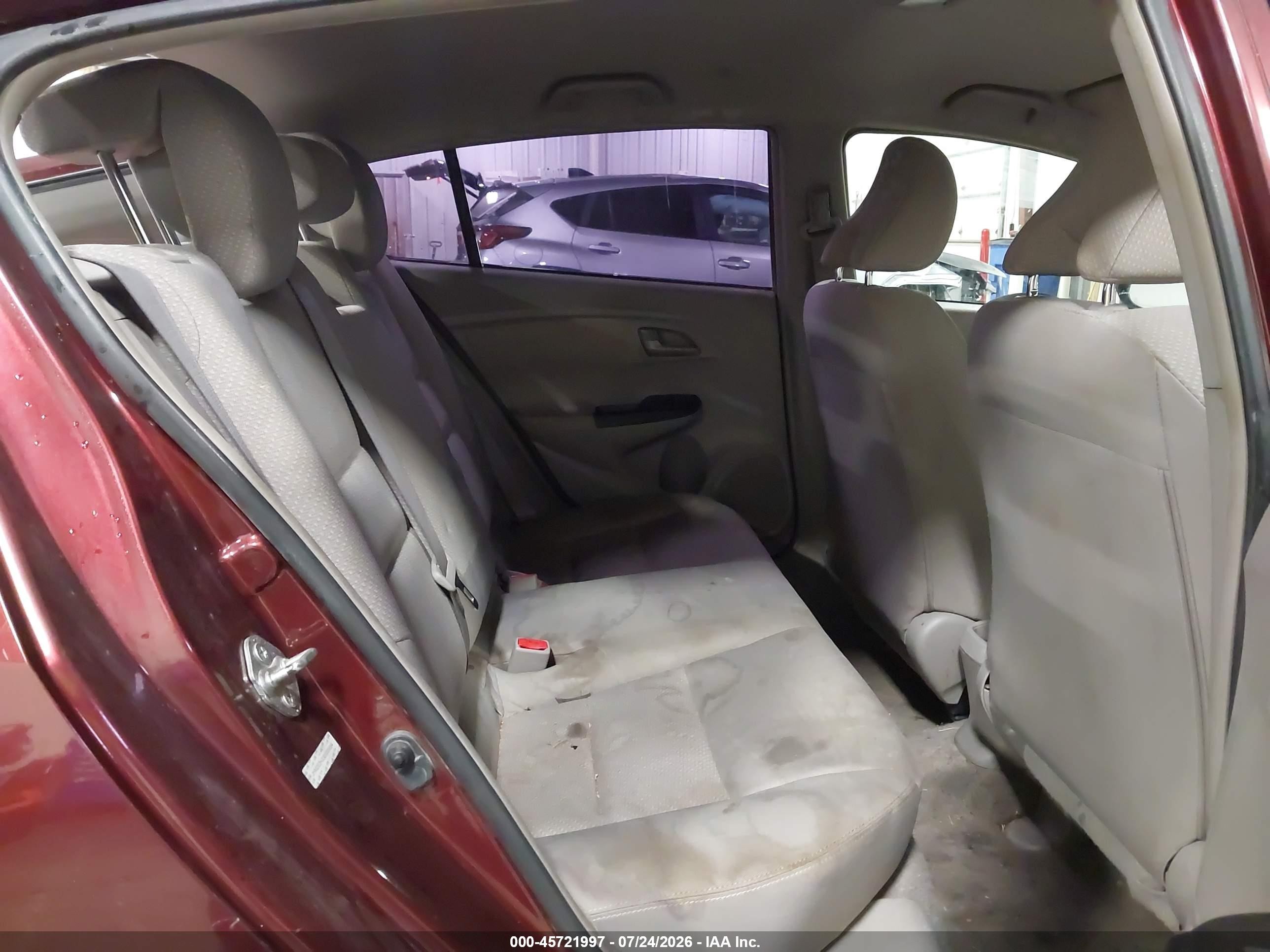 2011 Honda Insight   Red vin: JHMZE2H33BS005654