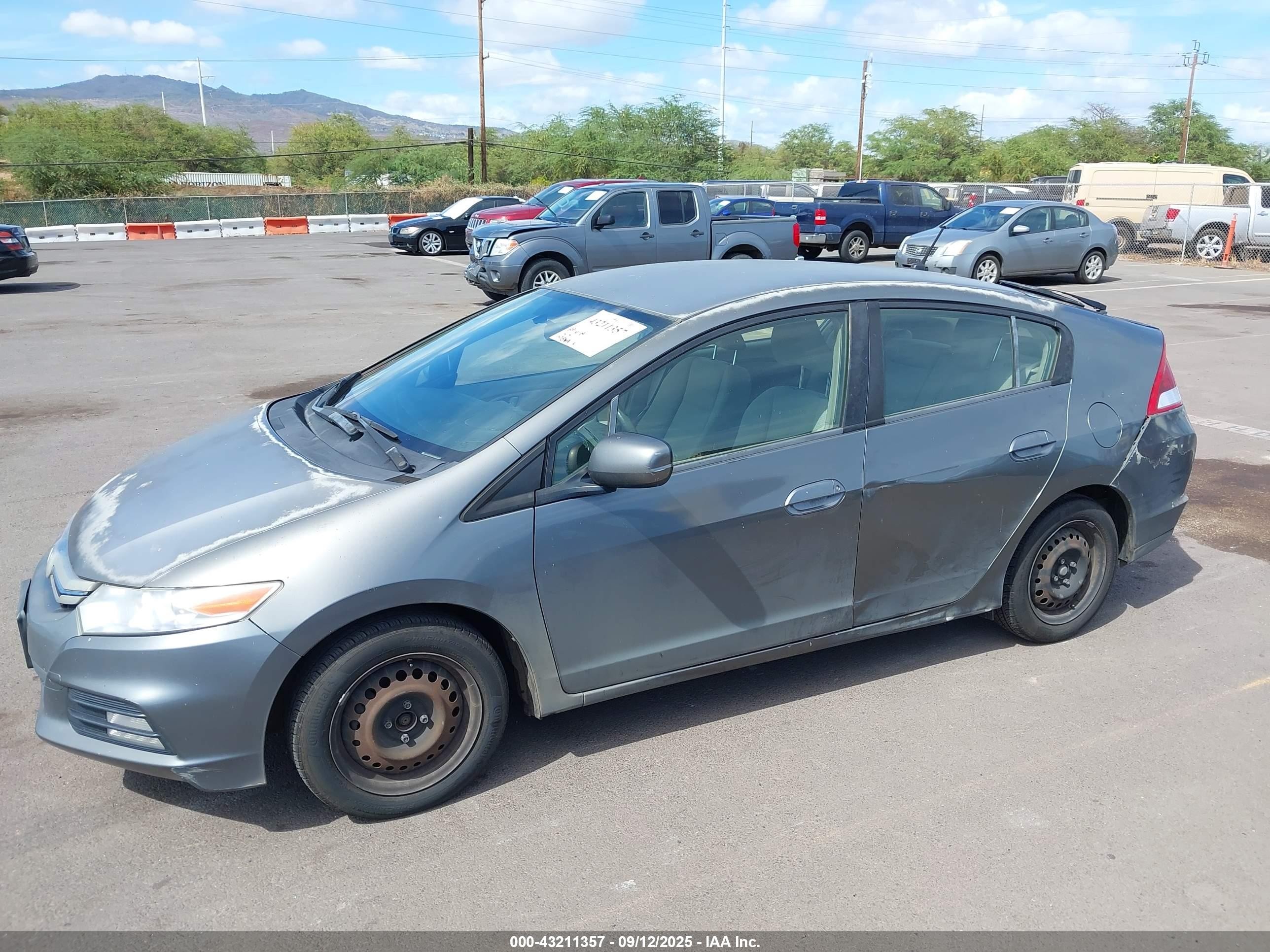 2014 Honda Insight   Gray vin: JHMZE2H37ES001644