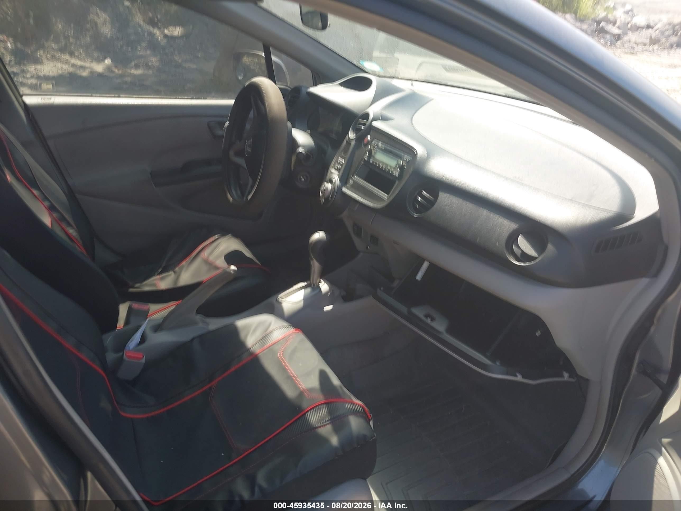 2011 Honda Insight   Gray vin: JHMZE2H38BS001695