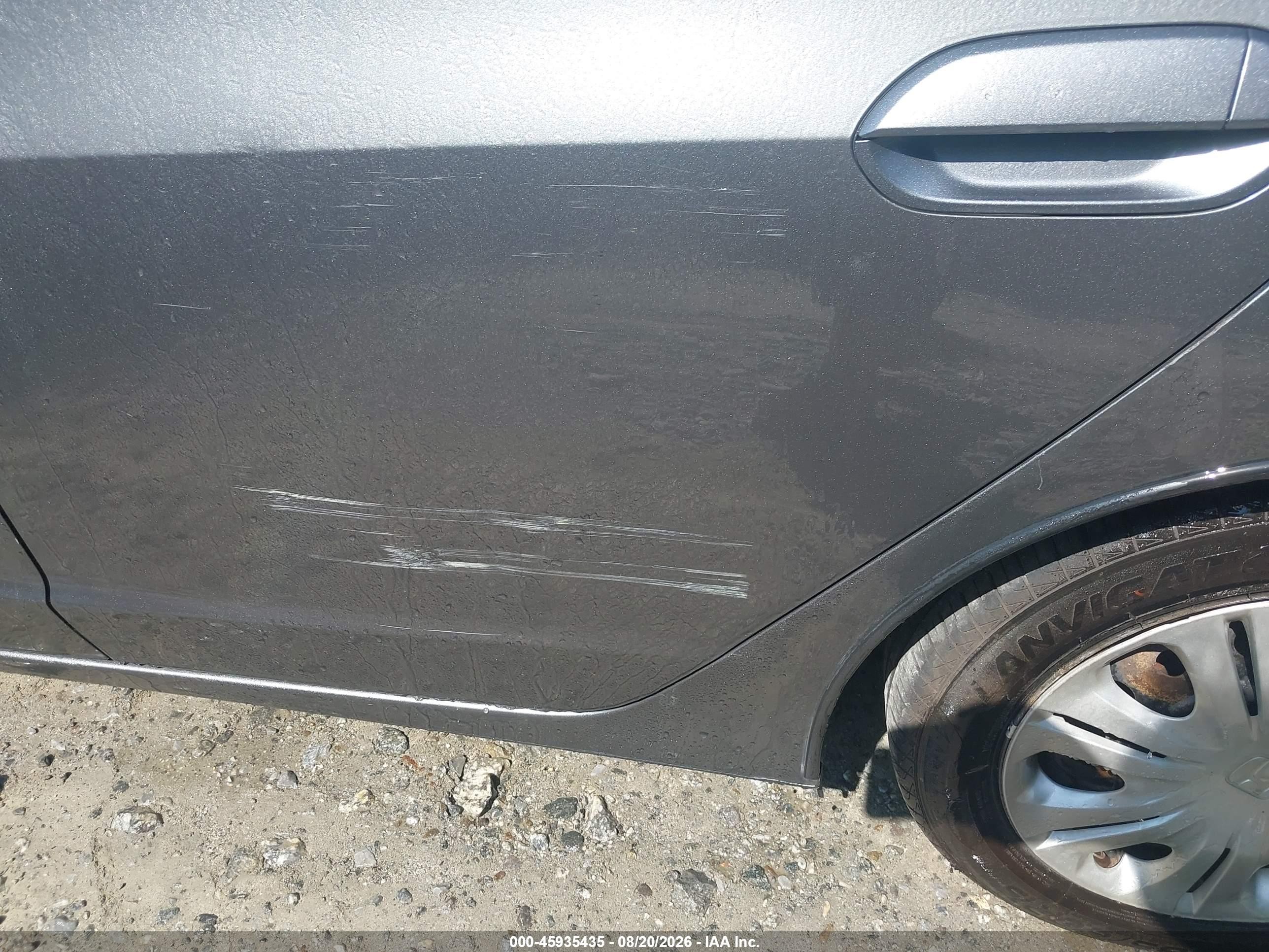 2011 Honda Insight   Gray vin: JHMZE2H38BS001695