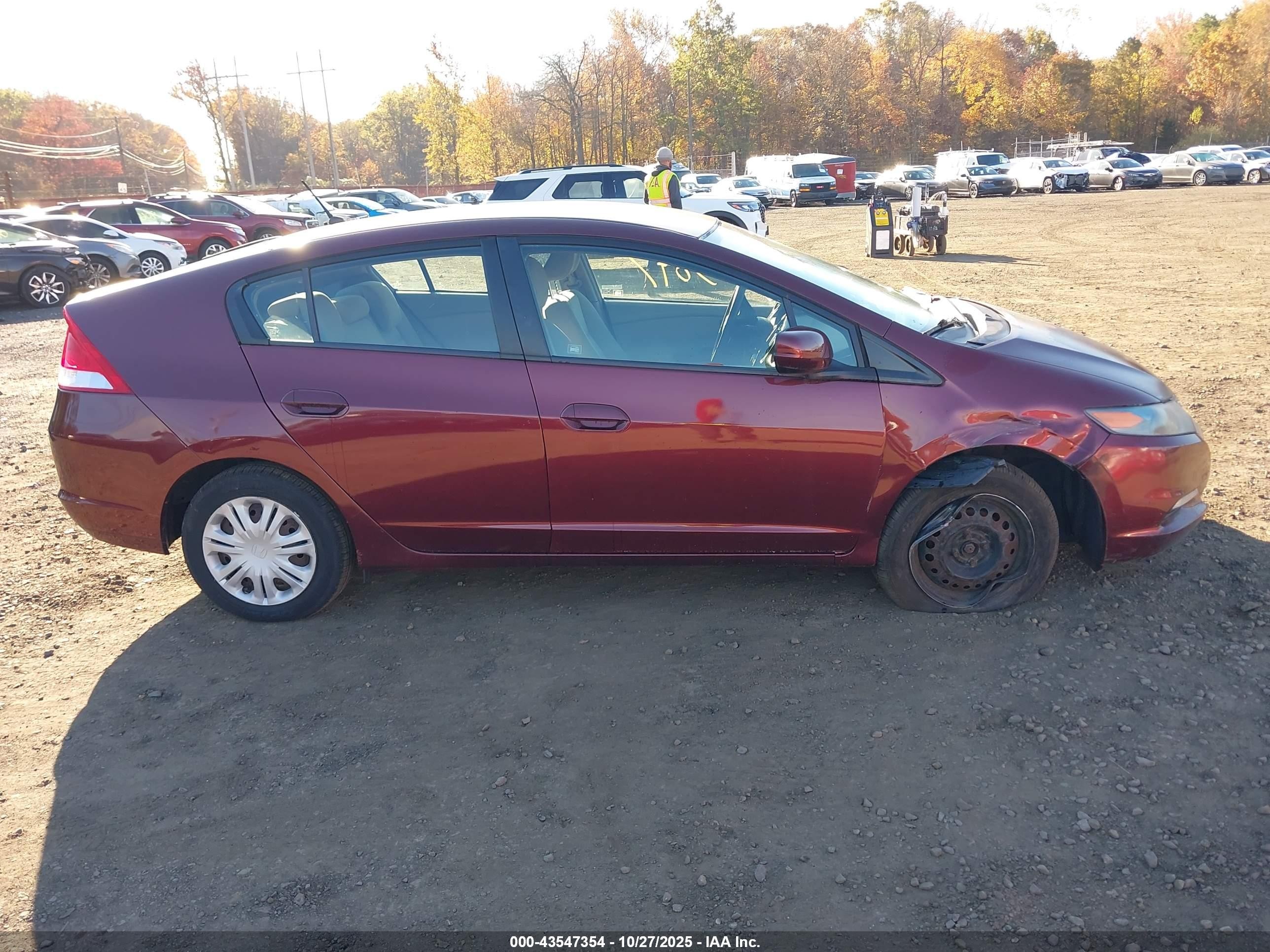2011 Honda Insight   Burgundy vin: JHMZE2H38BS007335