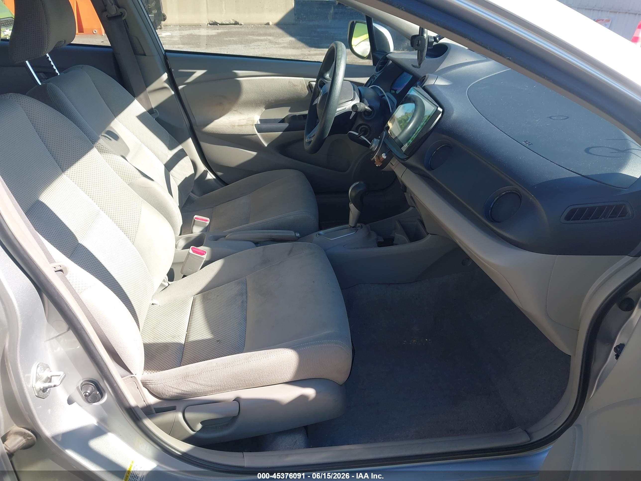2010 Honda Insight Lx Silver vin: JHMZE2H50AS003747