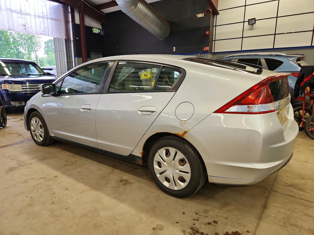 2014 Honda Insight Lx Silver vin: JHMZE2H50ES000191