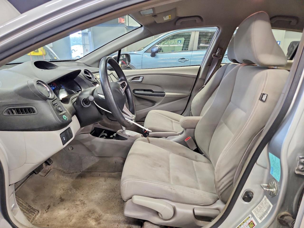 2014 Honda Insight Lx Silver vin: JHMZE2H50ES000191