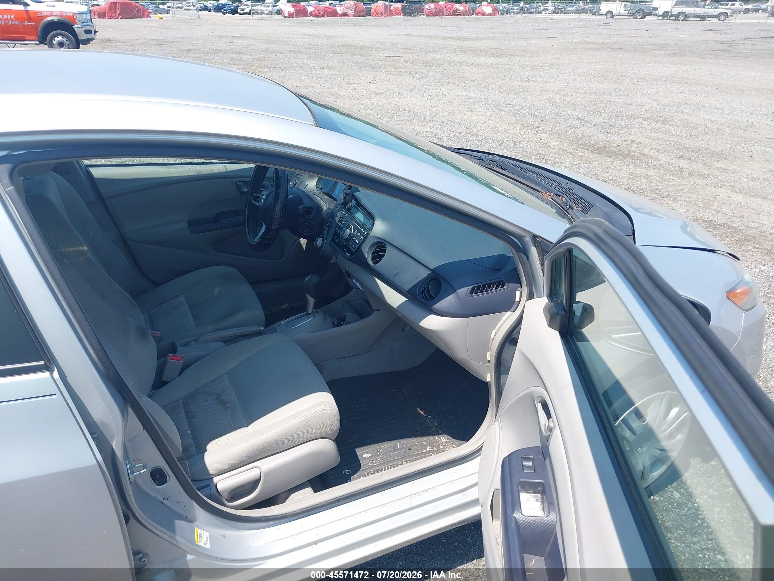 2010 Honda Insight Lx Silver vin: JHMZE2H51AS030987