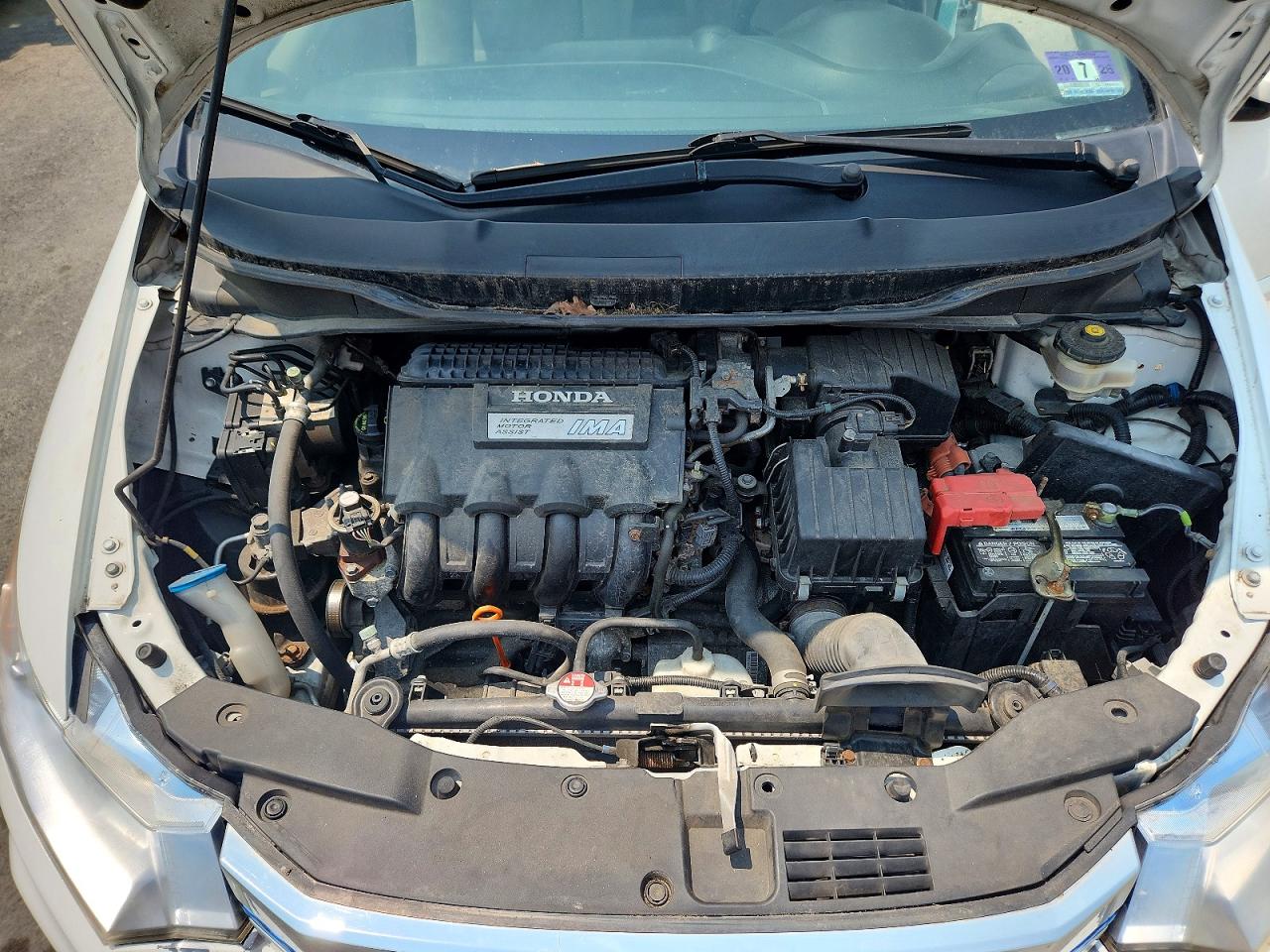 2014 Honda Insight Lx White vin: JHMZE2H52ES000161