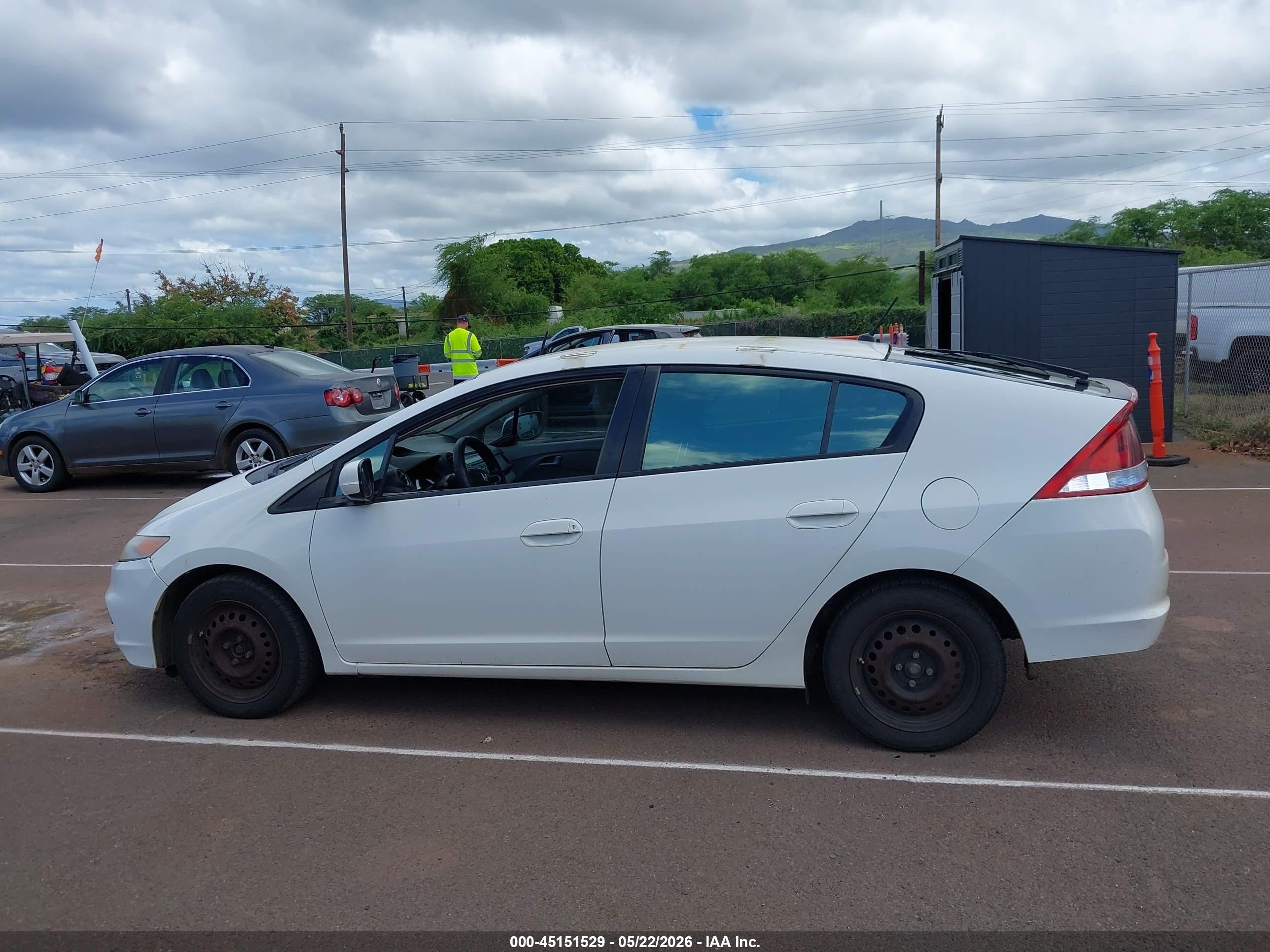 2012 Honda Insight Lx White vin: JHMZE2H54CS002474