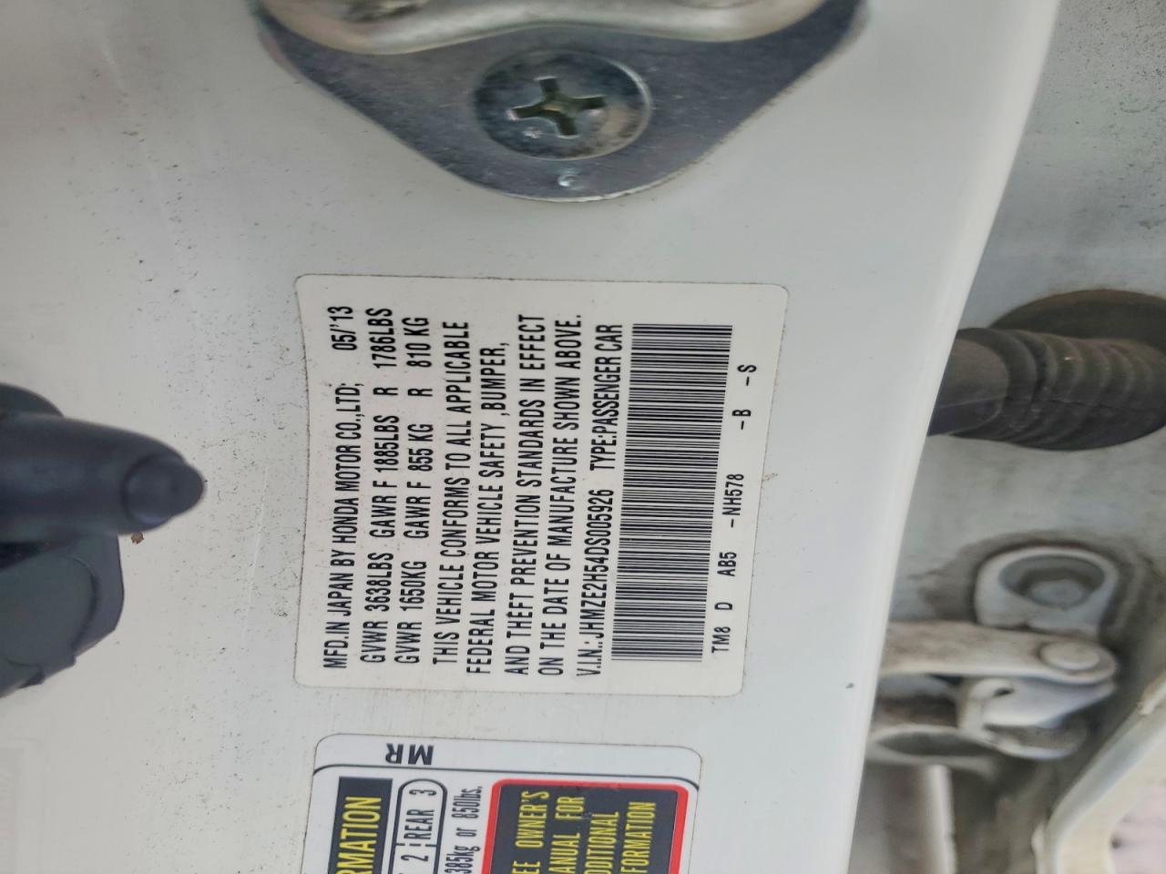 2013 Honda Insight Lx White vin: JHMZE2H54DS005926