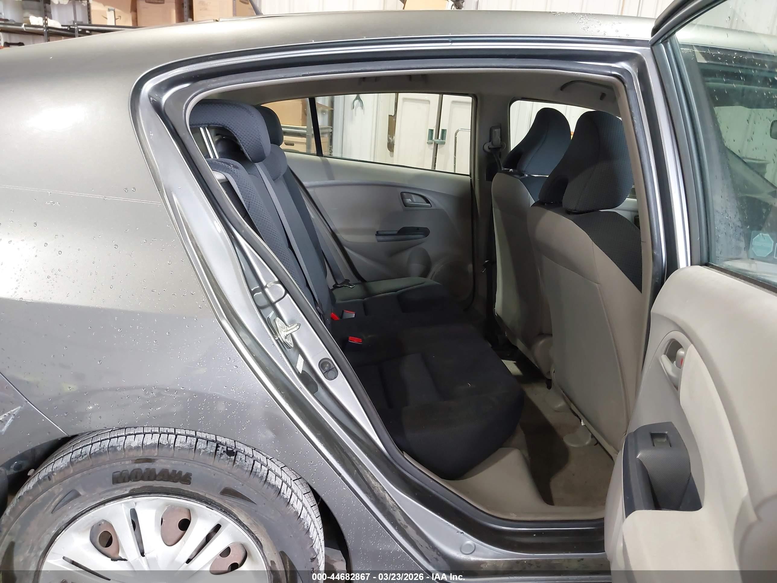2010 Honda Insight Lx Gray vin: JHMZE2H58AS012146