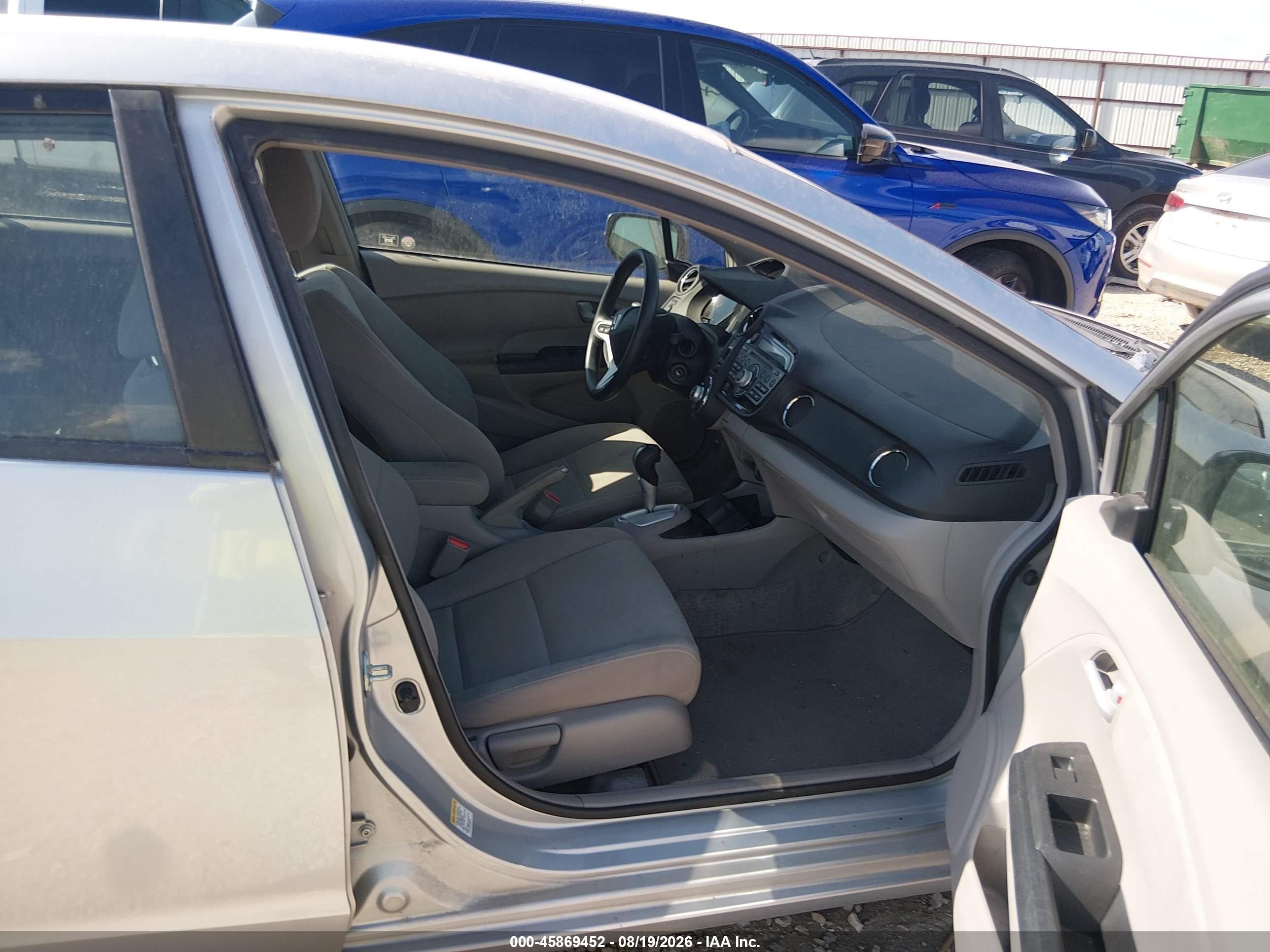 2012 Honda Insight Lx Серебряный vin: JHMZE2H59CS002602