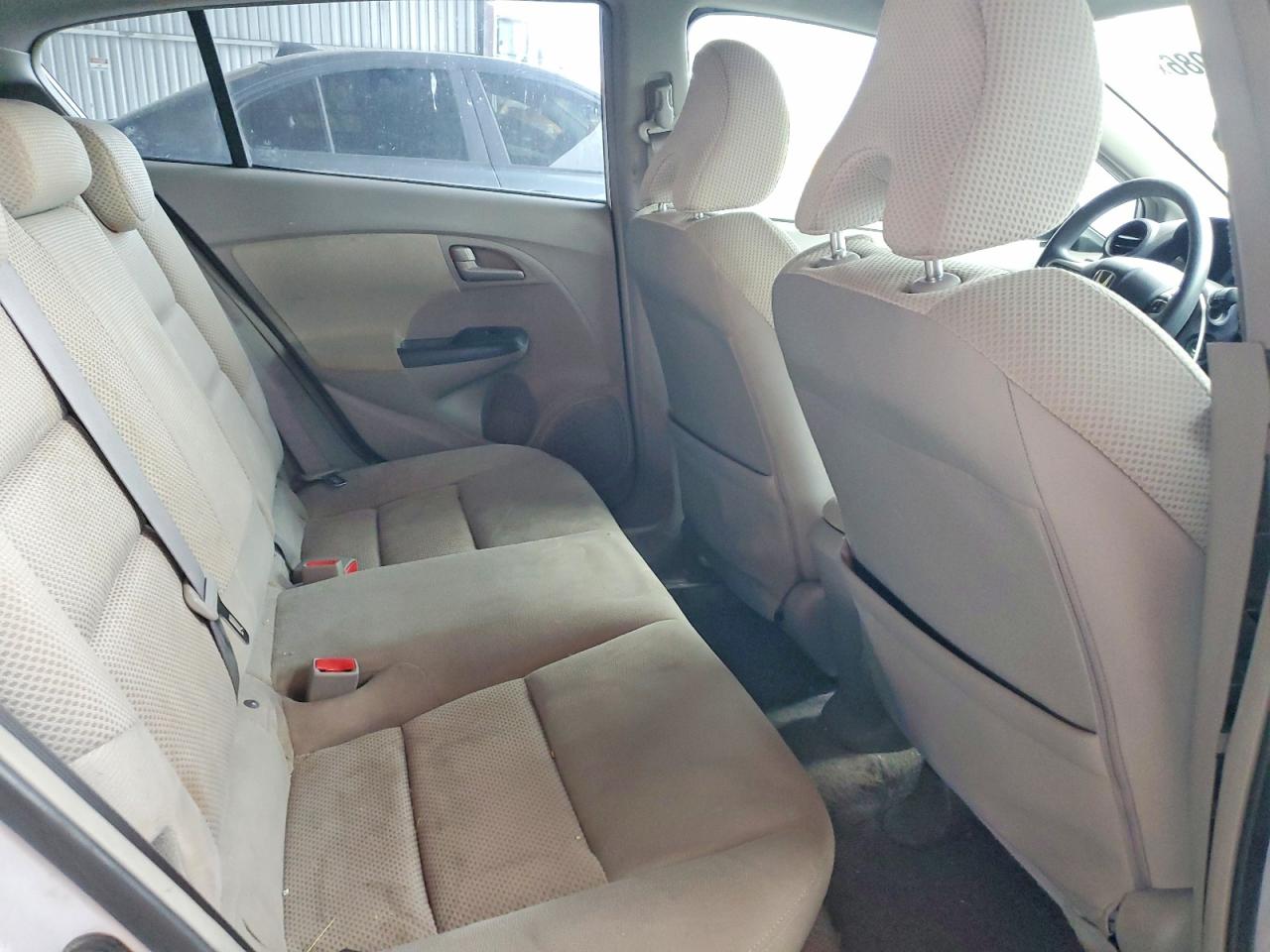 2010 Honda Insight White vin: JHMZE2H72AS007073