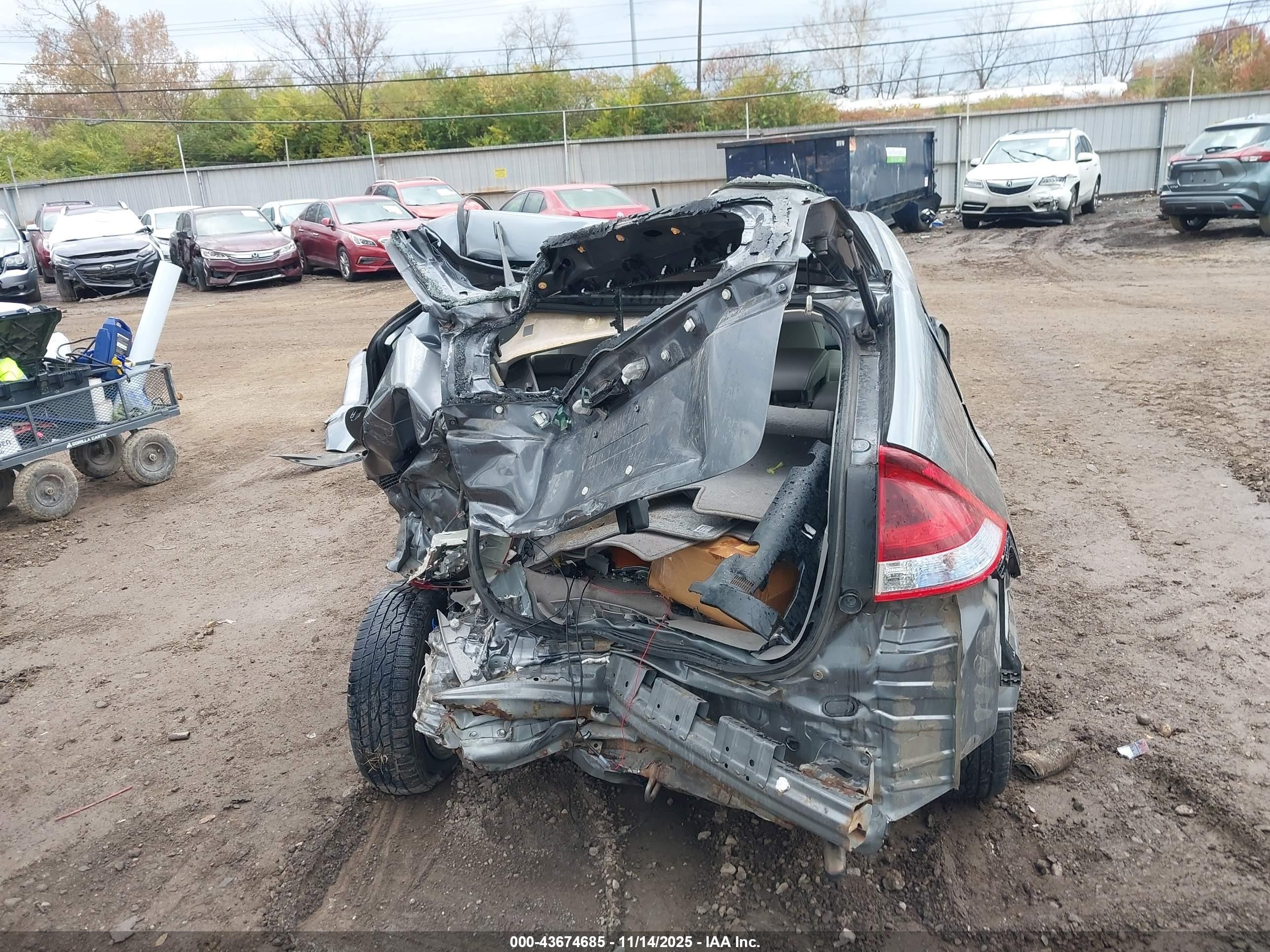2014 Honda Insight Ex Gray vin: JHMZE2H75ES000706
