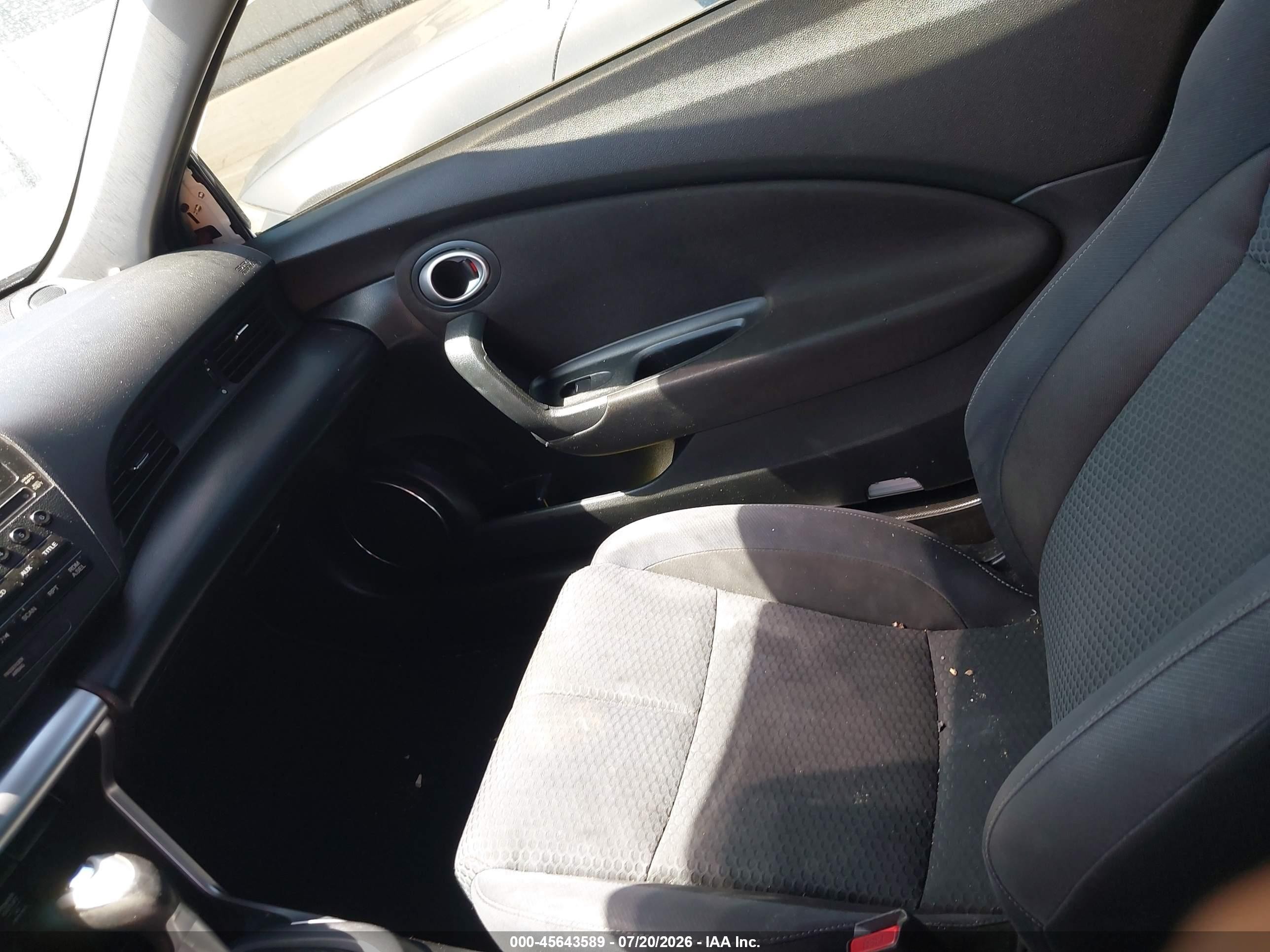 2013 Honda Cr-z   Белый vin: JHMZF1D47DS003169