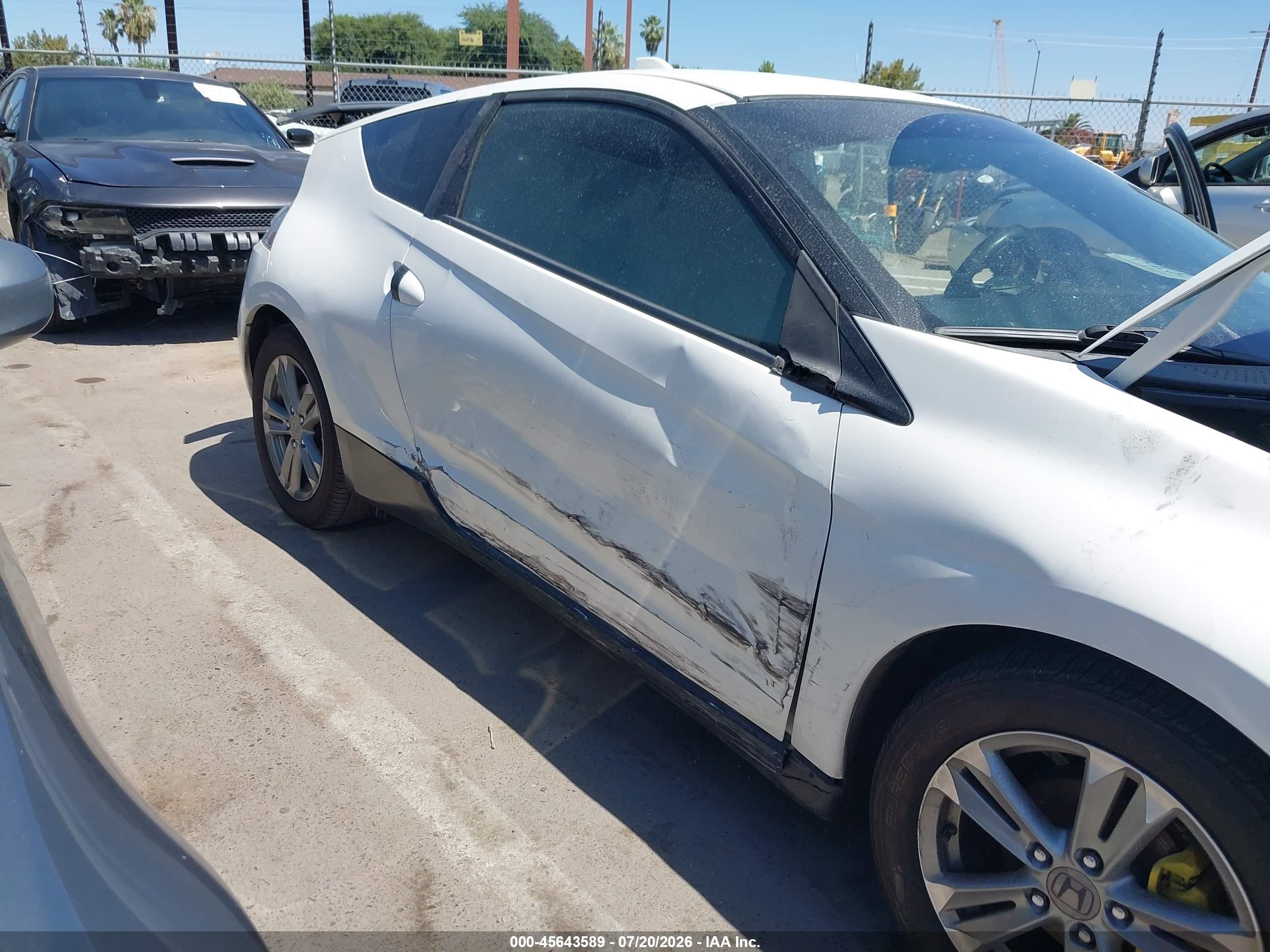 2013 Honda Cr-z   Белый vin: JHMZF1D47DS003169
