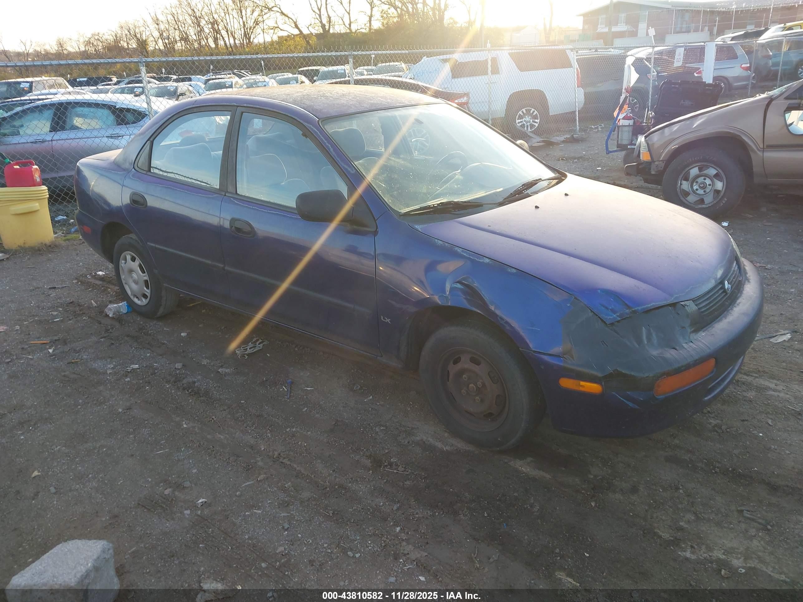 1995 Mazda Protege Dx/lx Blue vin: JM1BA1411S0137501