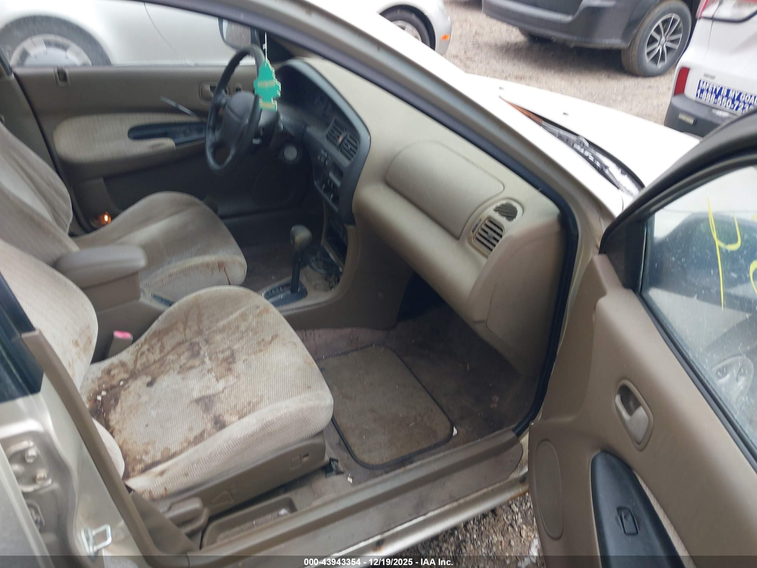 1995 Mazda Protege Dx/lx Tan vin: JM1BA1412S0146711