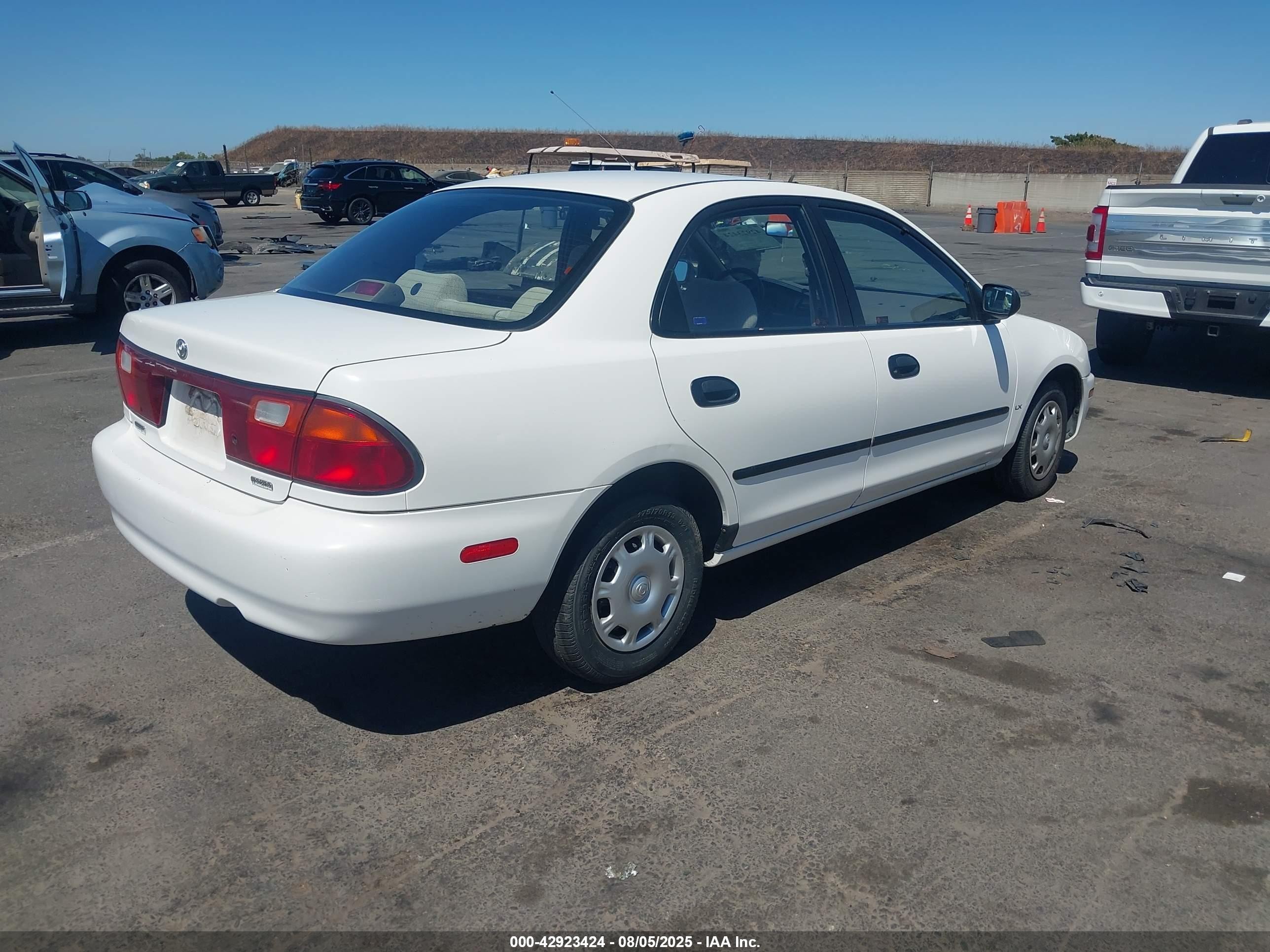 1995 Mazda Protege Dx/lx White vin: JM1BA1414S0163896
