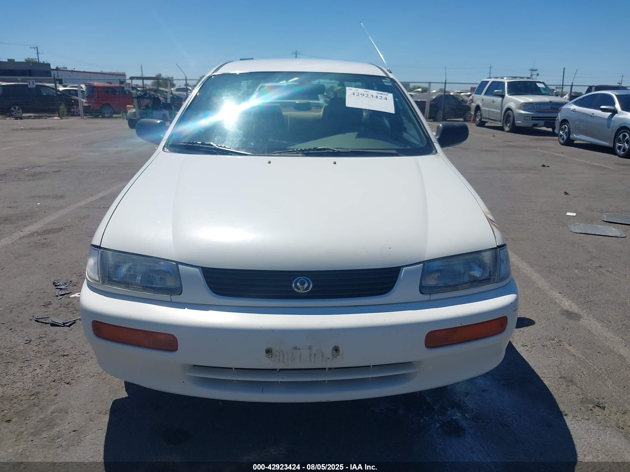 1995 Mazda Protege Dx/lx White vin: JM1BA1414S0163896