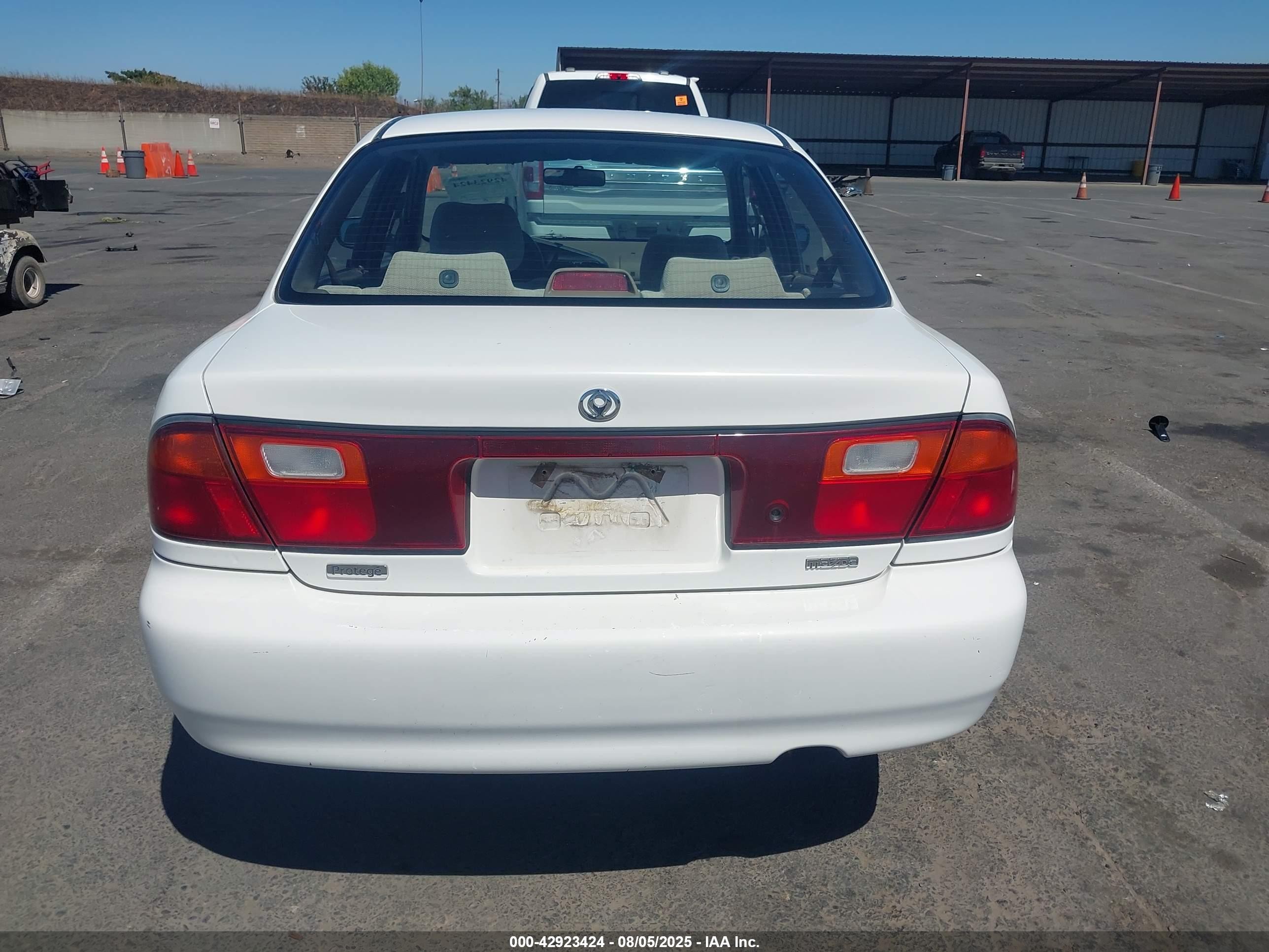 1995 Mazda Protege Dx/lx White vin: JM1BA1414S0163896