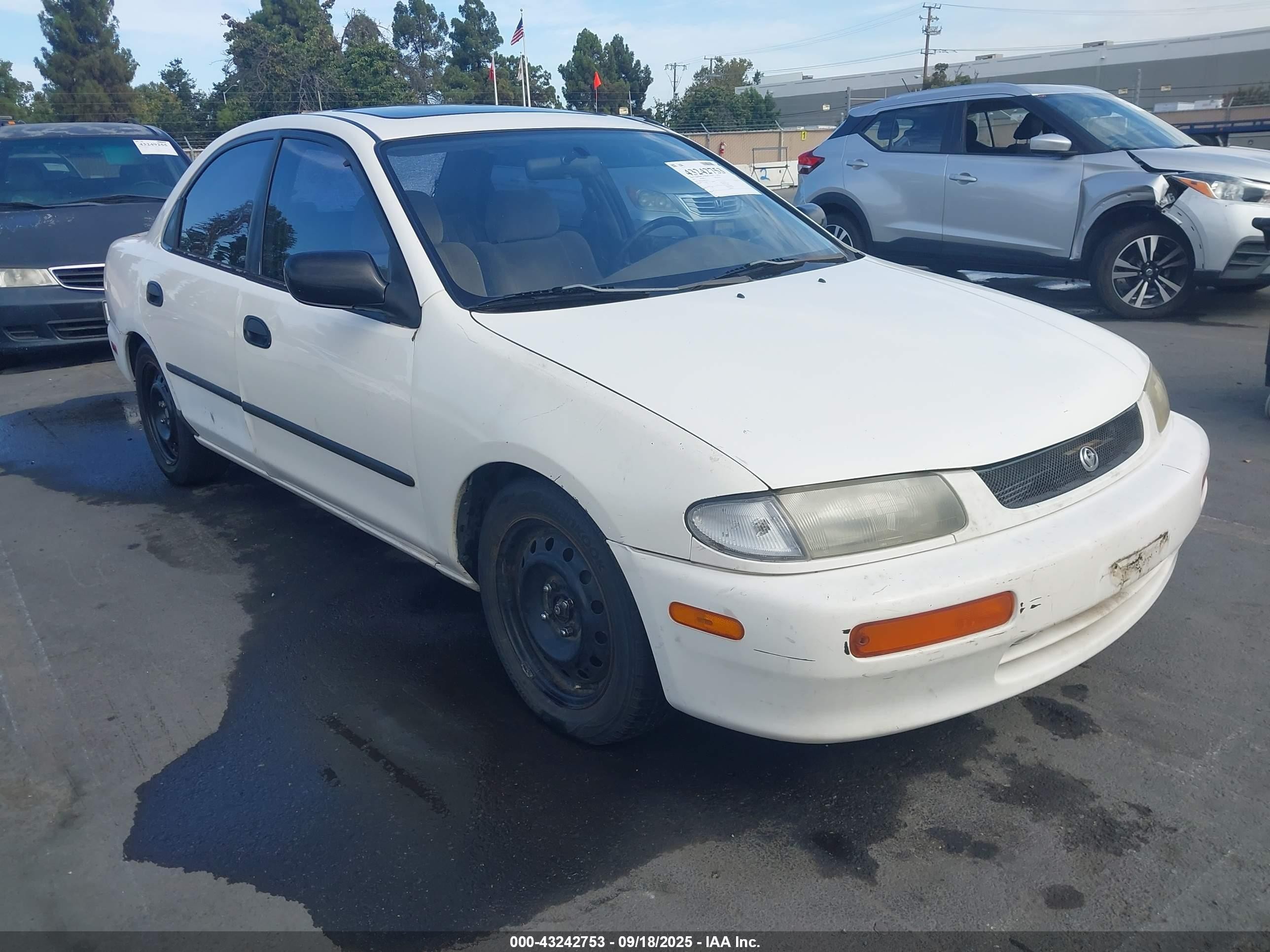 1995 Mazda Protege Dx/lx White vin: JM1BA1416S0110519