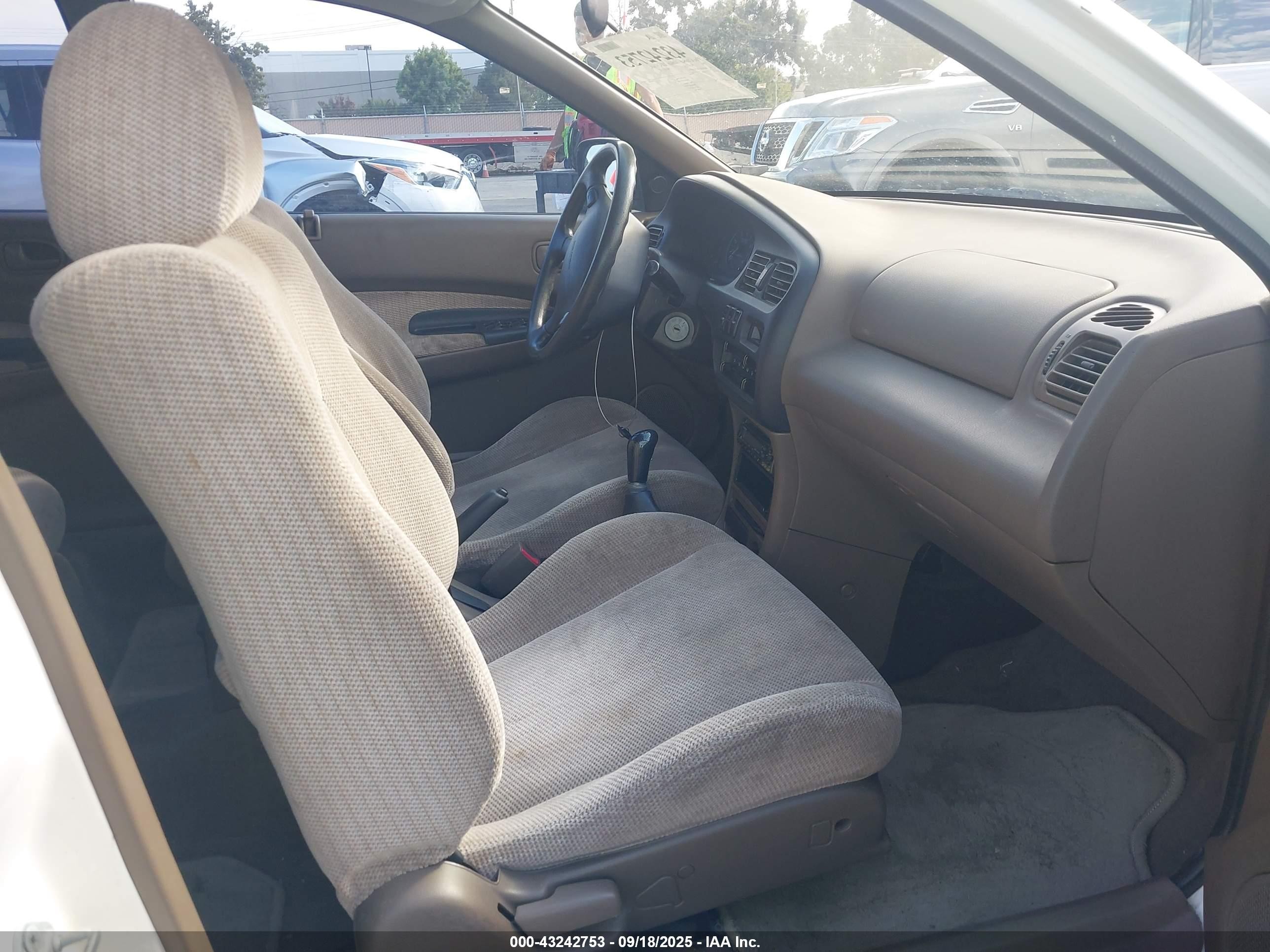 1995 Mazda Protege Dx/lx White vin: JM1BA1416S0110519