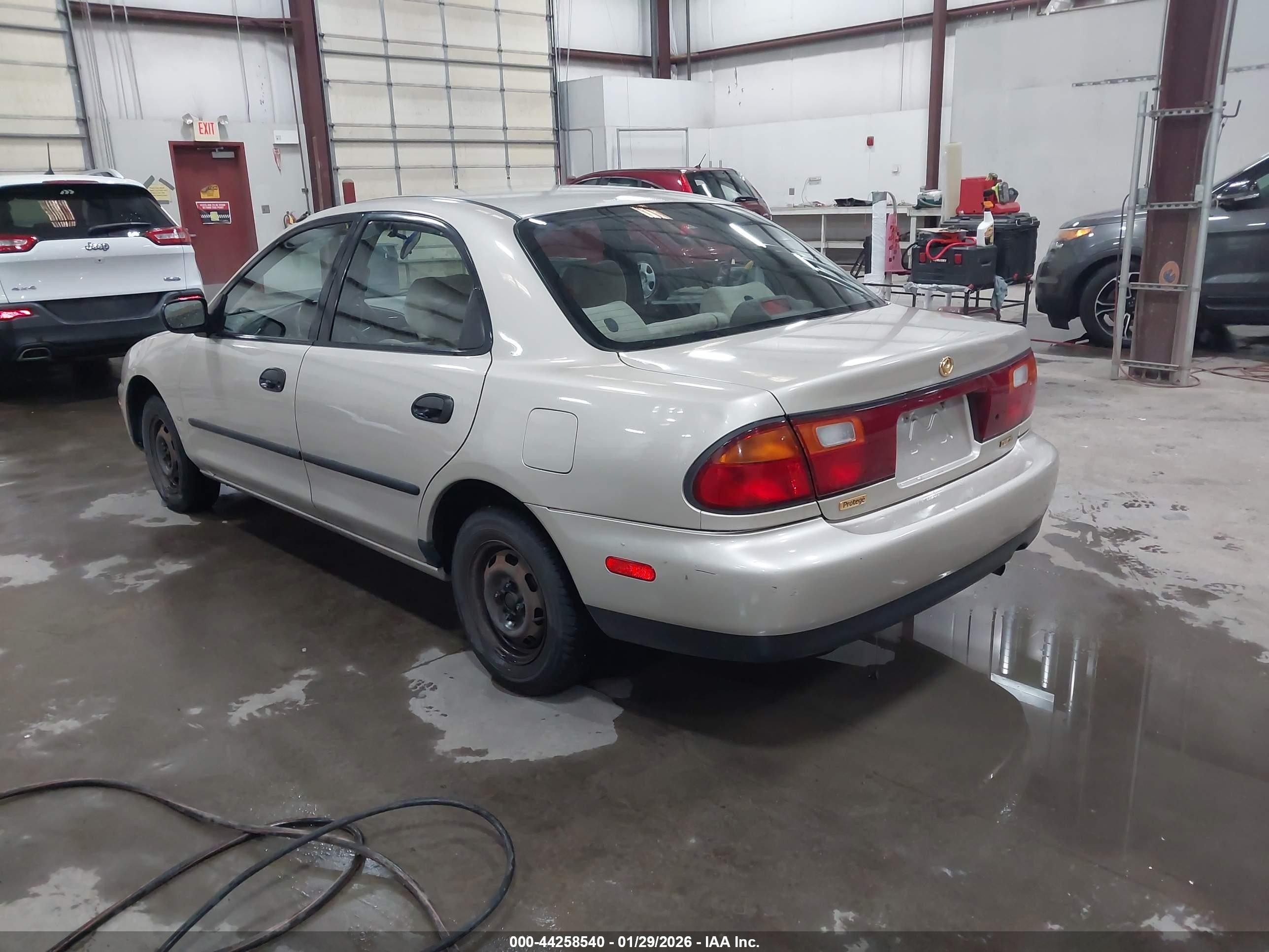 1996 Mazda Protege Dx/lx/es Beige vin: JM1BB1411T0334828