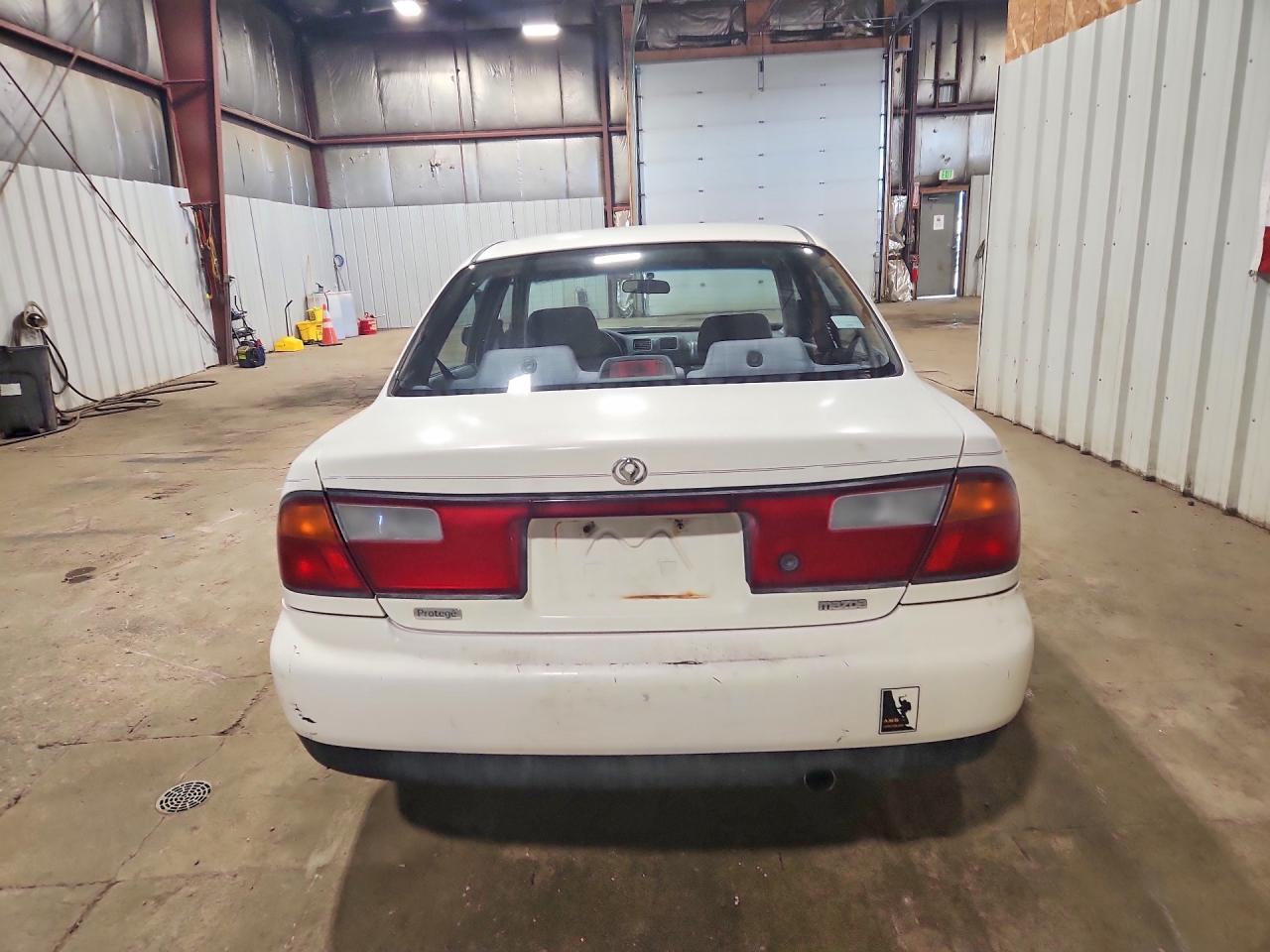 1997 Mazda Protege Dx White vin: JM1BC1414V0145073