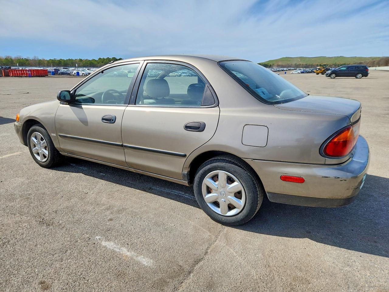 1998 Mazda Protege Lx Gold vin: JM1BC1424W0219229