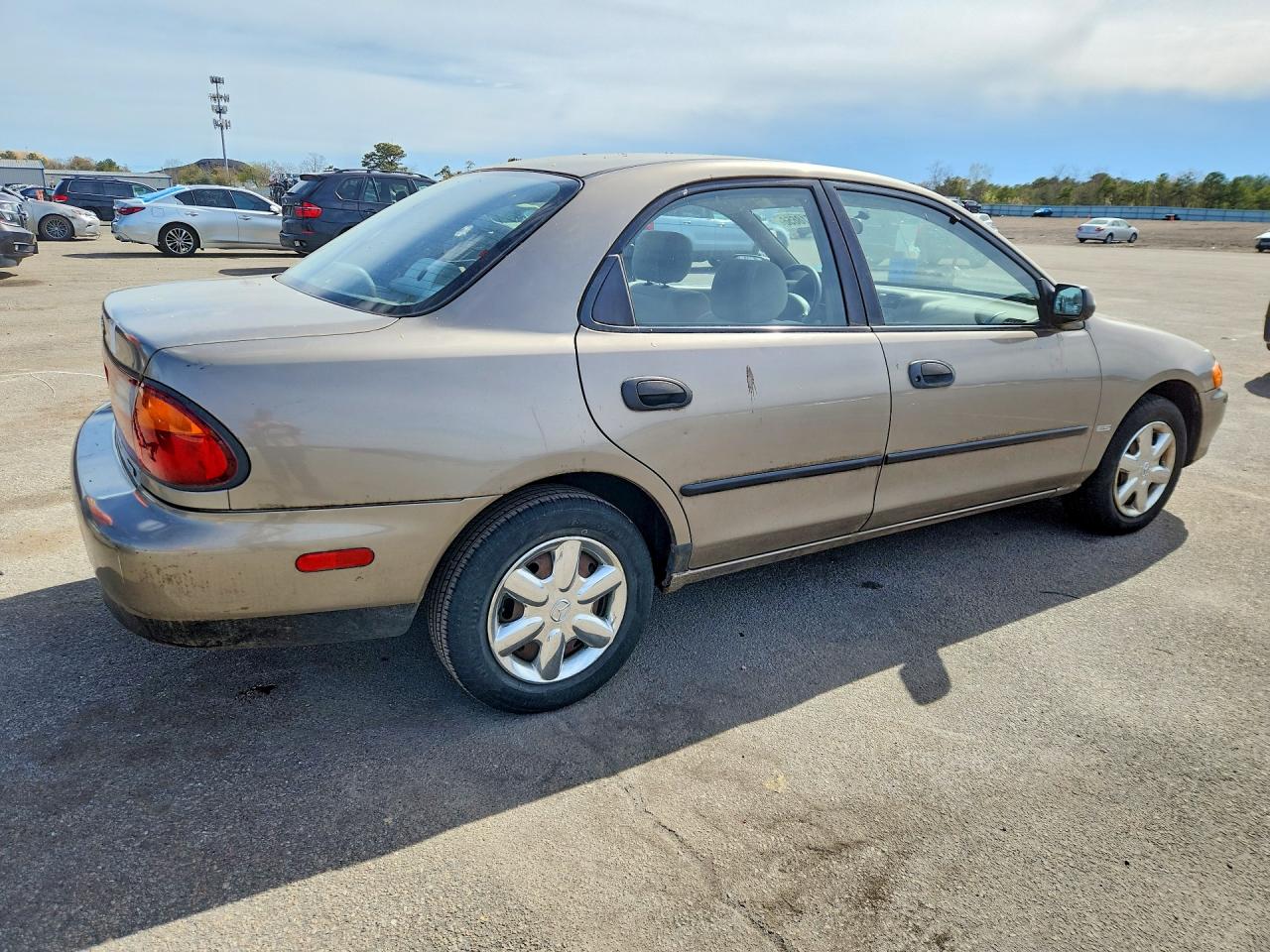 1998 Mazda Protege Lx Gold vin: JM1BC1424W0219229