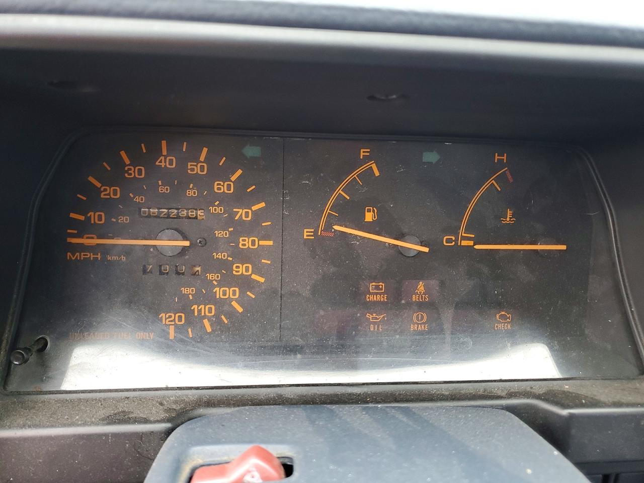 1989 Mazda 323 White vin: JM1BF2221K0305575
